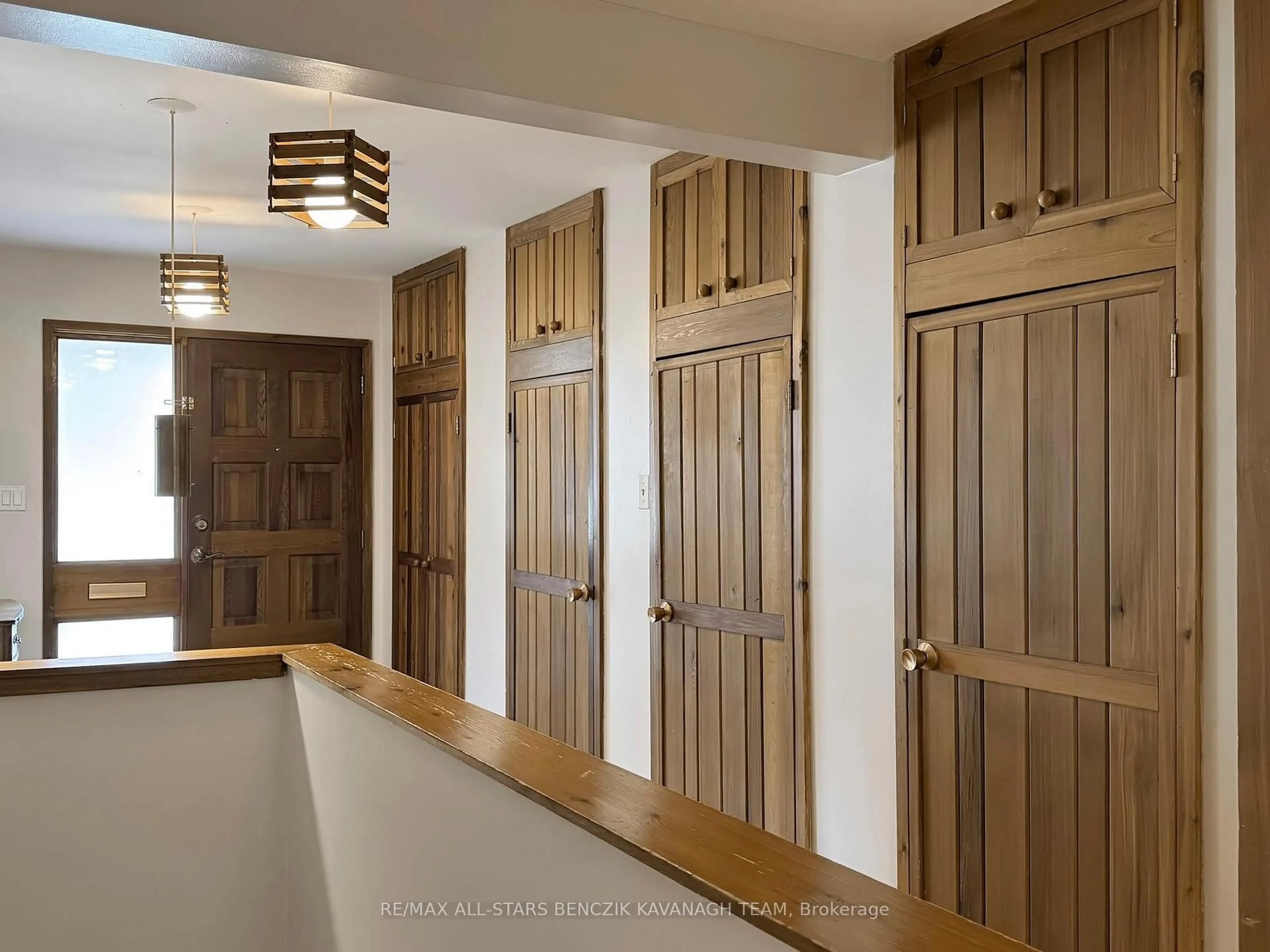 Indoor entryway for 54 Lesgay Cres, Toronto Ontario M2J 2J1