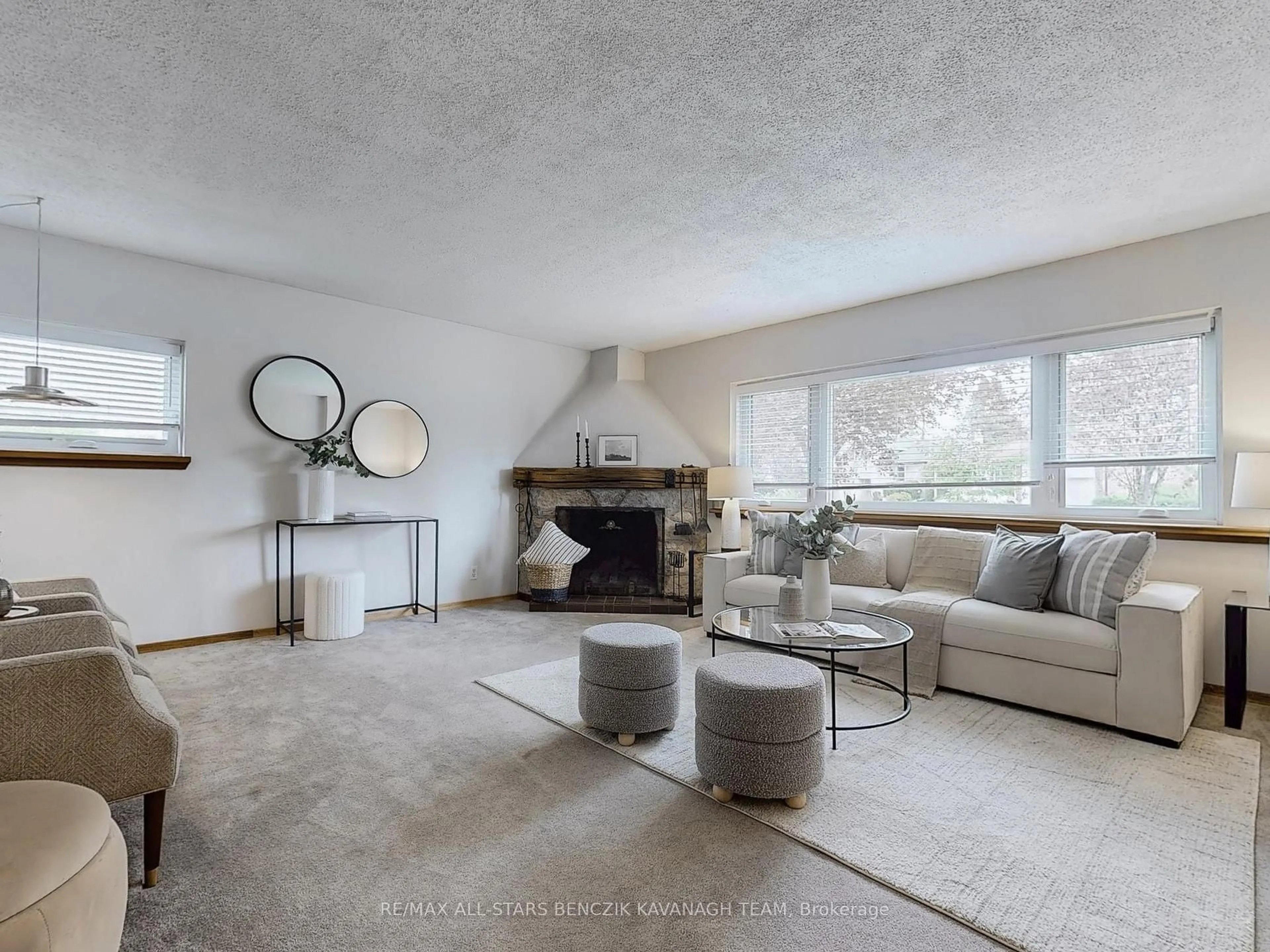 Living room with furniture, unknown for 54 Lesgay Cres, Toronto Ontario M2J 2J1