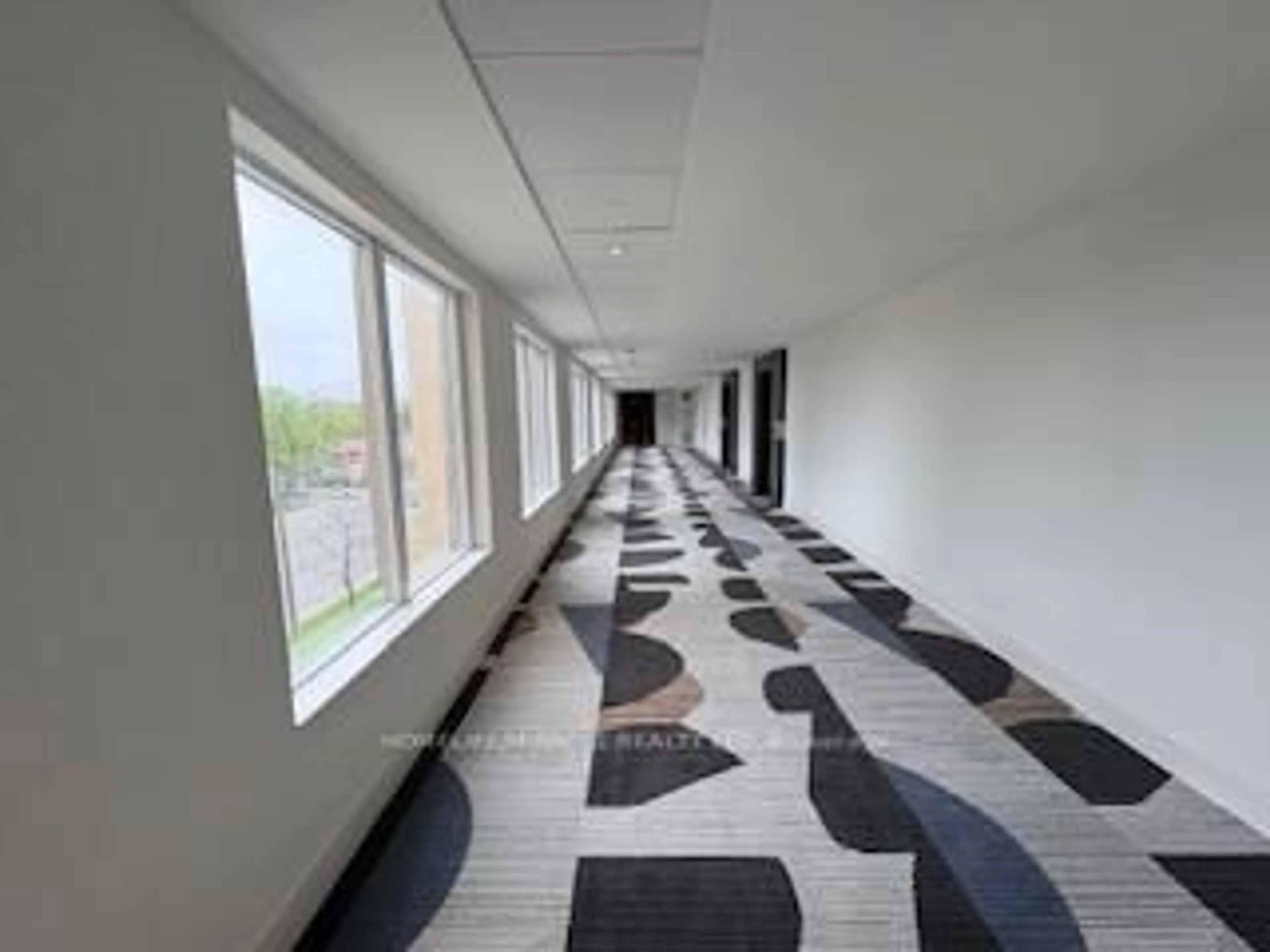 Indoor foyer for 701 Sheppard Ave #426, Toronto Ontario M3H 0B2