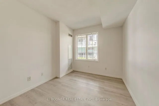 Additional property image - 70 Douro St Unit 116
