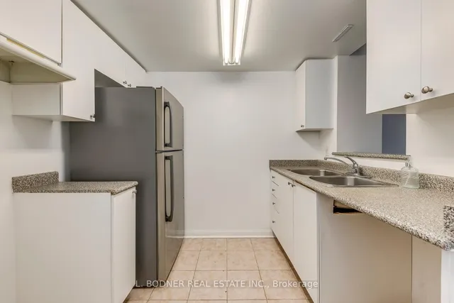 Additional property image - 70 Douro St Unit 116