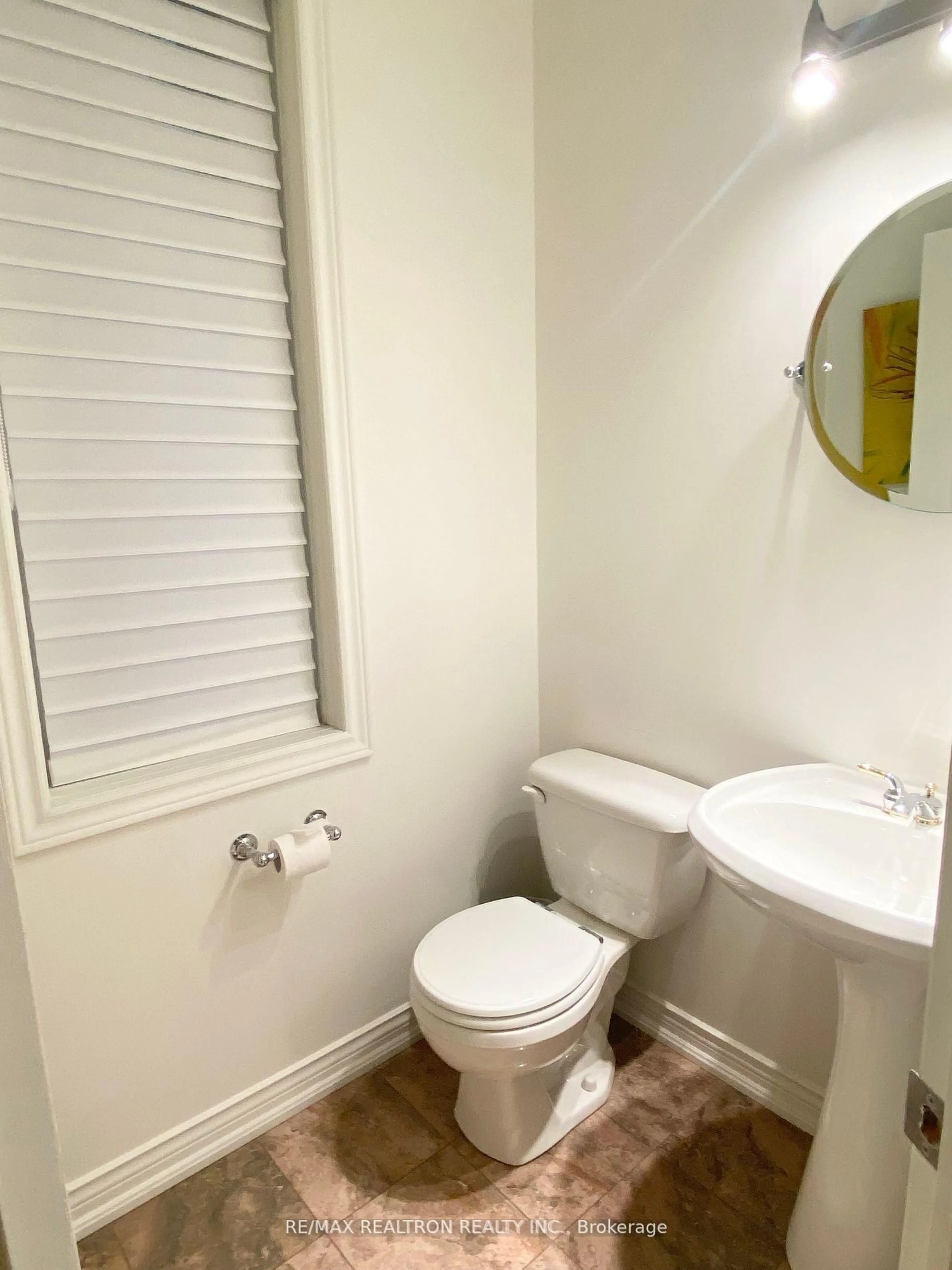 A pic of a room for 645 Davenport Rd #6, Toronto Ontario M5R 1L3