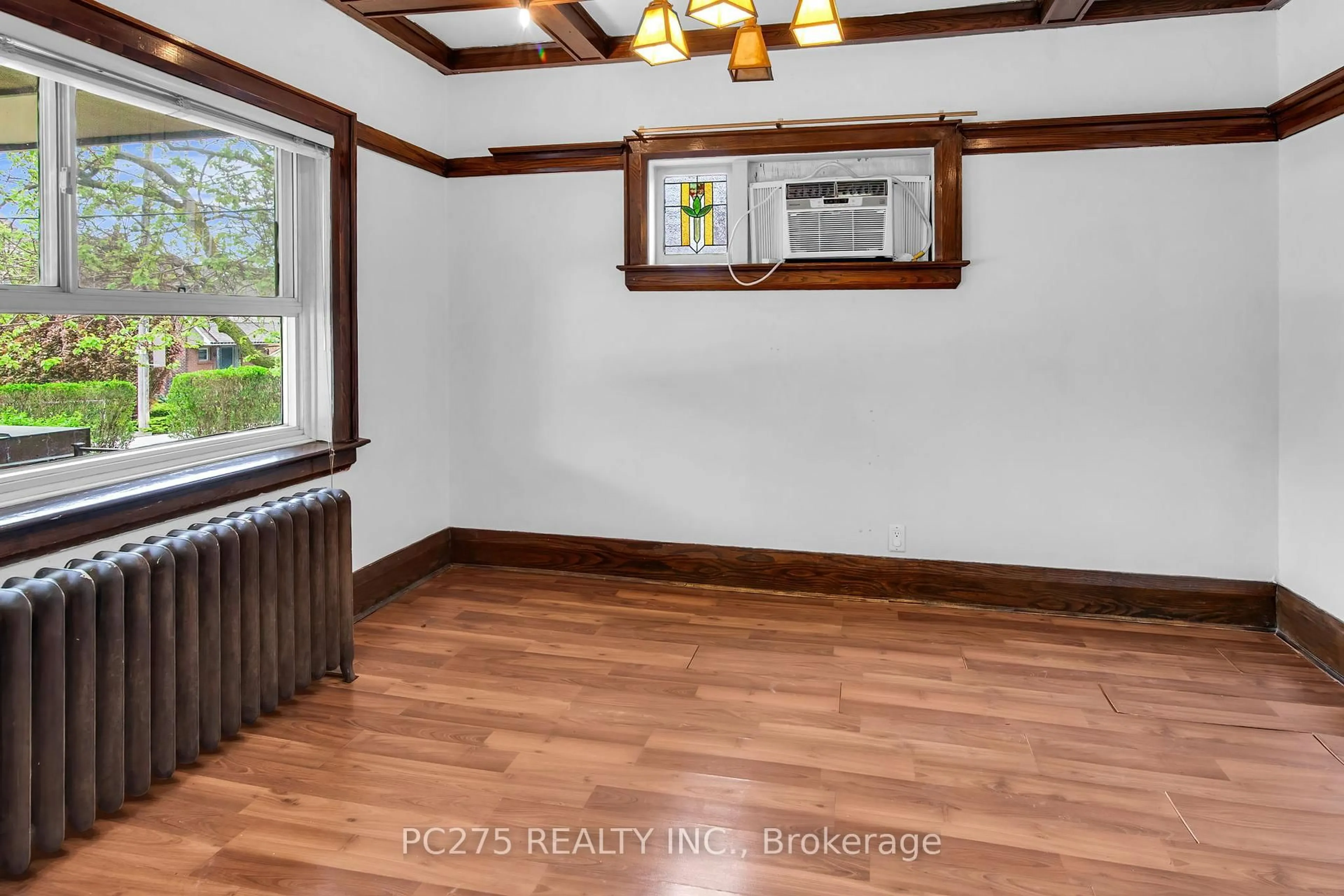A pic of a room for 152 Gloucester Grve, Toronto Ontario M6C 2B1