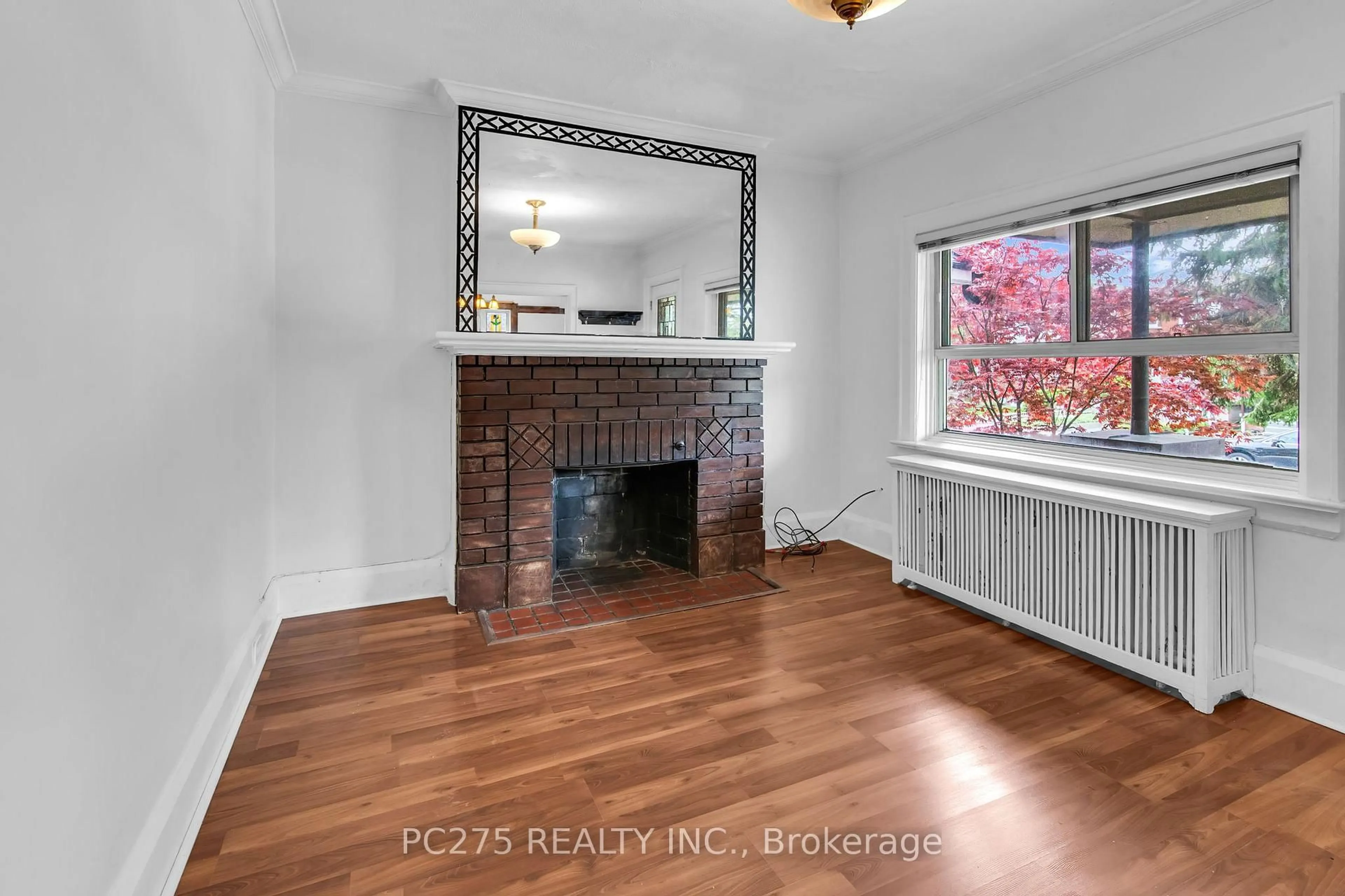 Living room with furniture, unknown for 152 Gloucester Grve, Toronto Ontario M6C 2B1