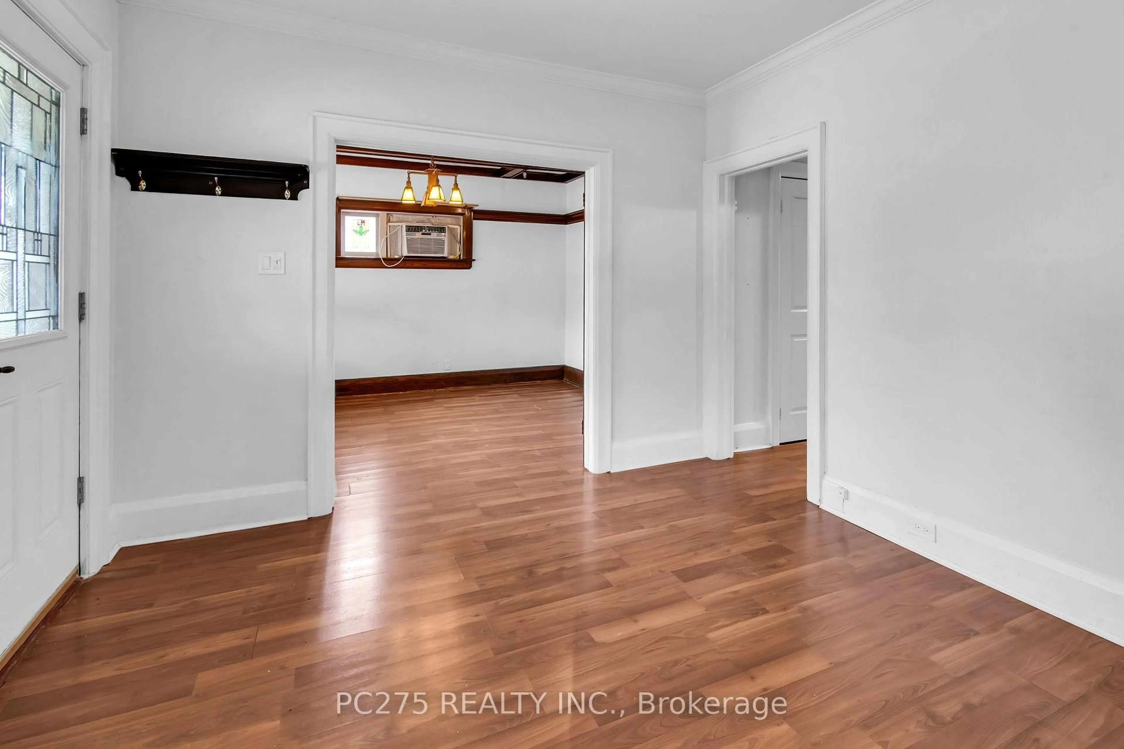 A pic of a room for 152 Gloucester Grve, Toronto Ontario M6C 2B1