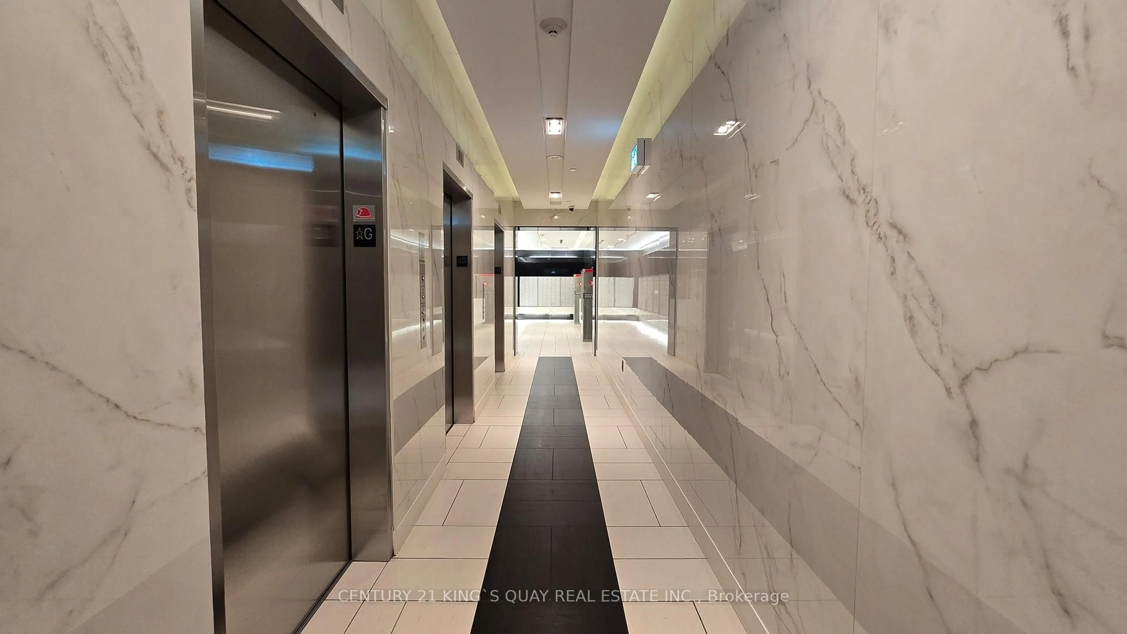 Indoor foyer for 21 Iceboat Terr #ph01, Toronto Ontario M5V 4A9