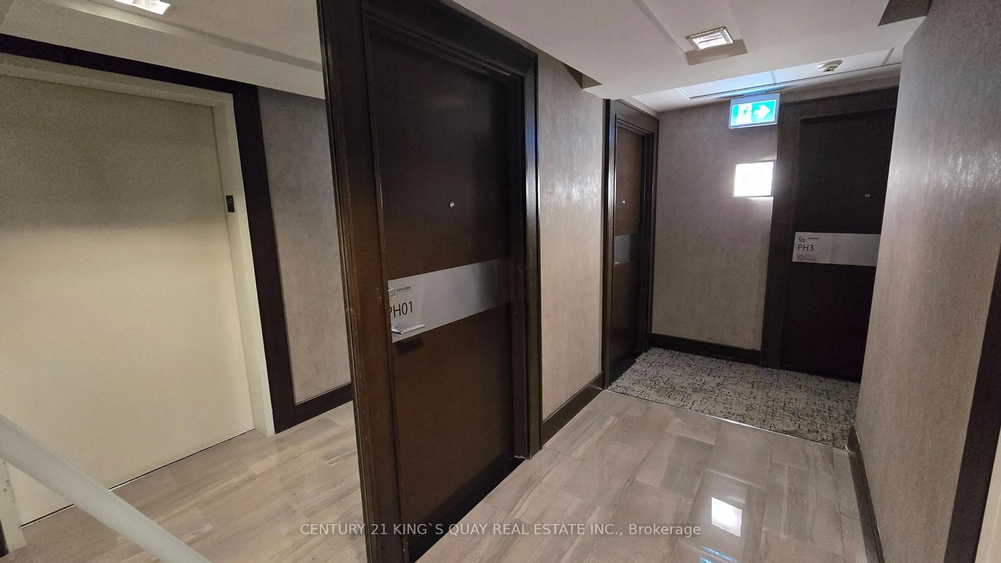 Indoor foyer for 21 Iceboat Terr #ph01, Toronto Ontario M5V 4A9