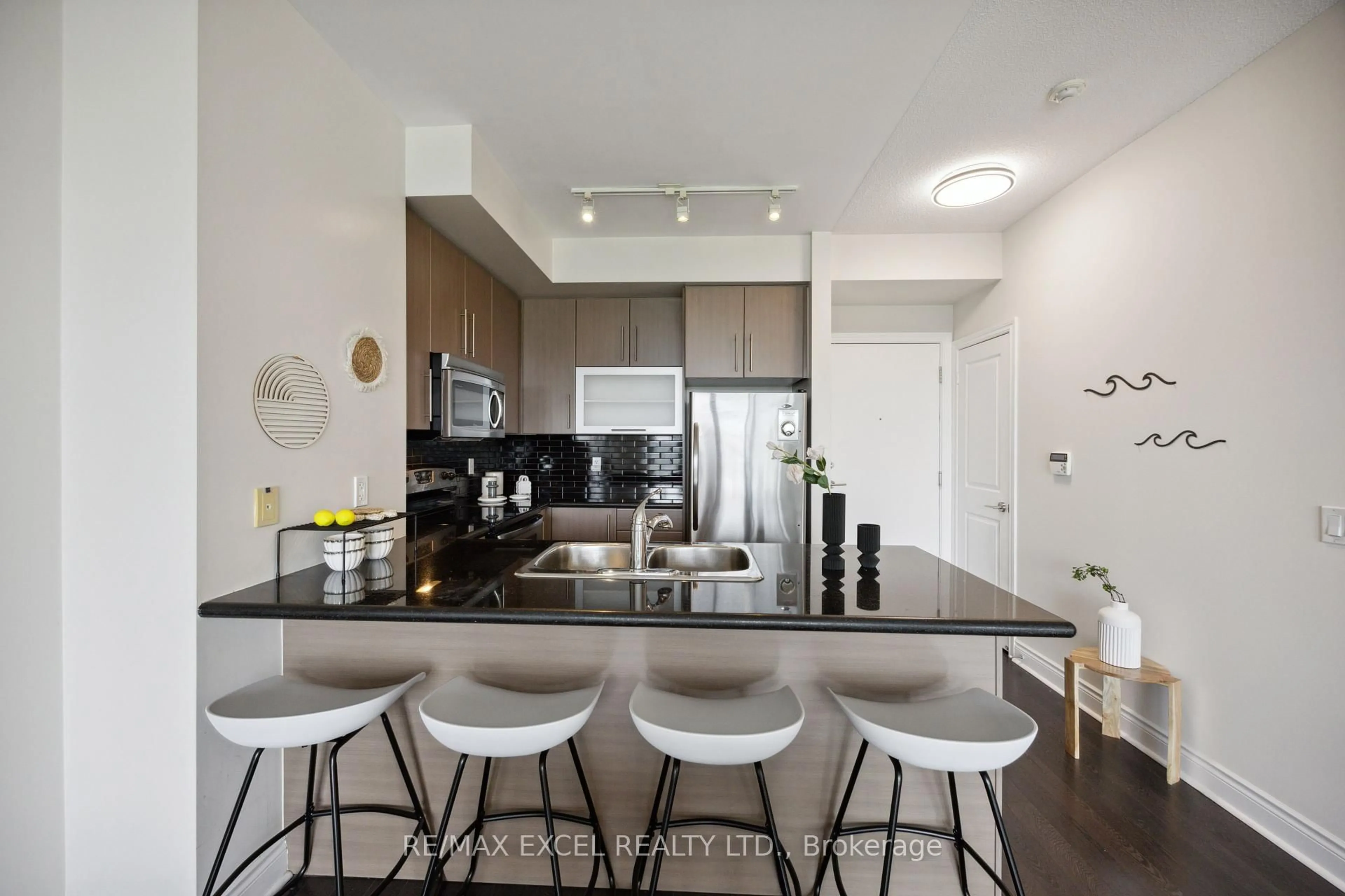 Open concept kitchen, unknown for 90 Stadium Rd #619, Toronto Ontario M5V 3W5