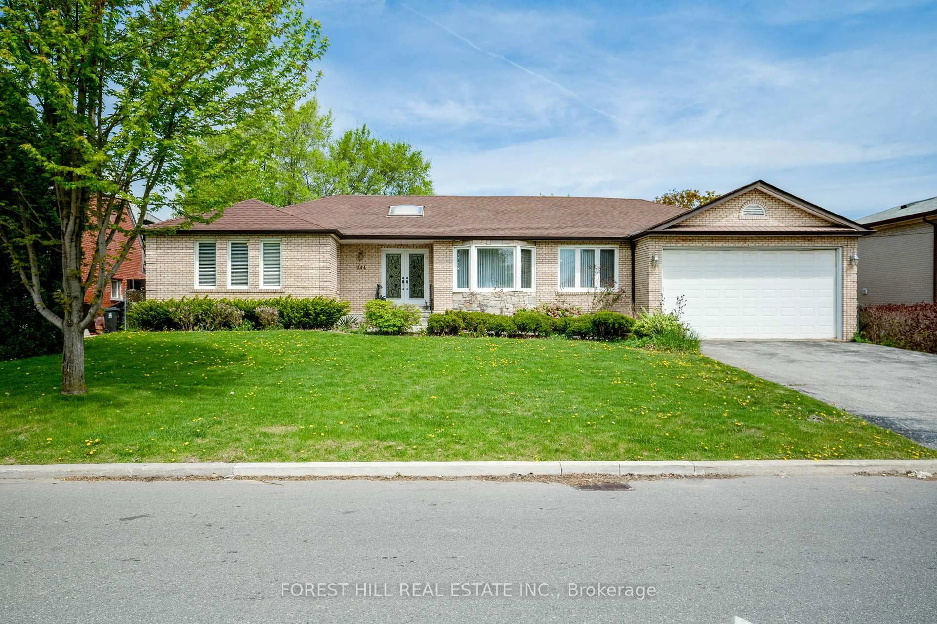 Home with vinyl exterior material, street for 244 Waterloo Ave, Toronto Ontario M3H 3Z4