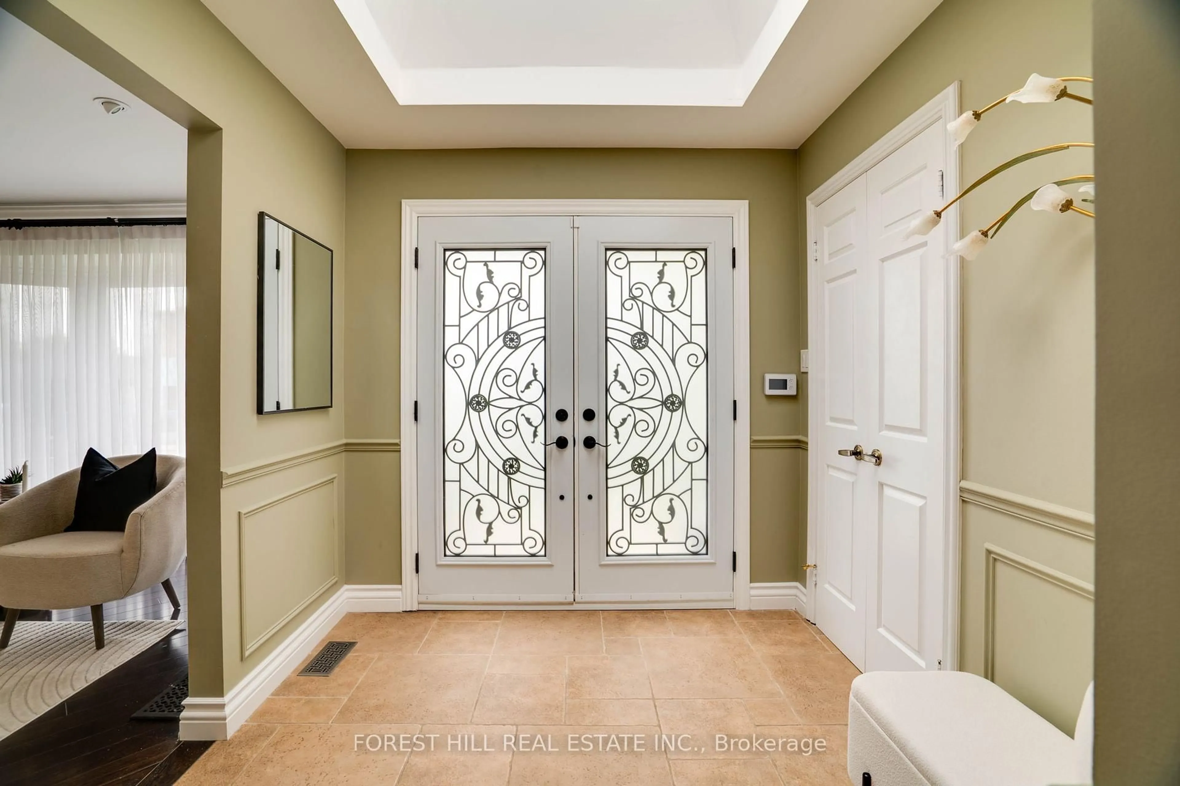 Indoor entryway for 244 Waterloo Ave, Toronto Ontario M3H 3Z4
