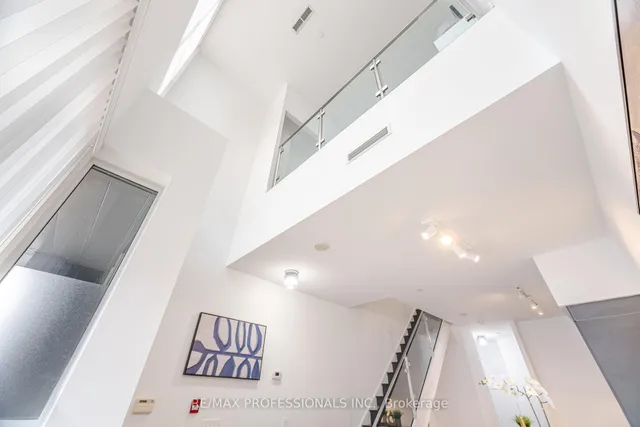 Additional property image - 1030 King St Unit 103