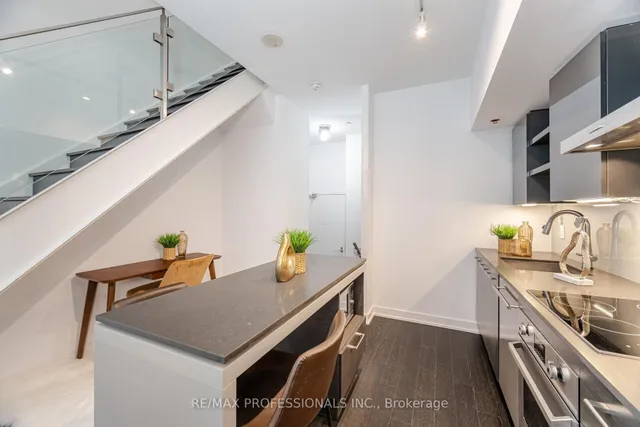 Additional property image - 1030 King St Unit 103