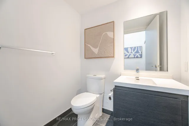 Additional property image - 1030 King St Unit 103