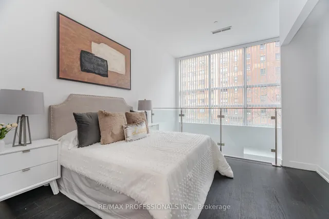 Additional property image - 1030 King St Unit 103