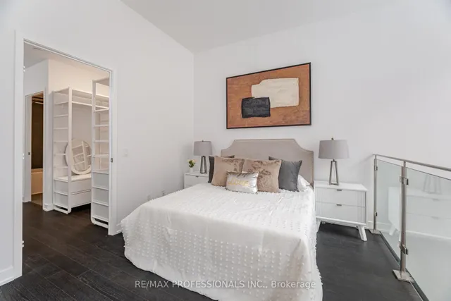Additional property image - 1030 King St Unit 103