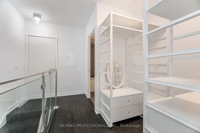 Additional property image - 1030 King St Unit 103