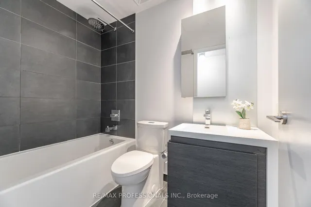 Additional property image - 1030 King St Unit 103