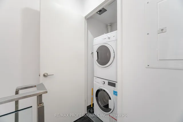 Additional property image - 1030 King St Unit 103