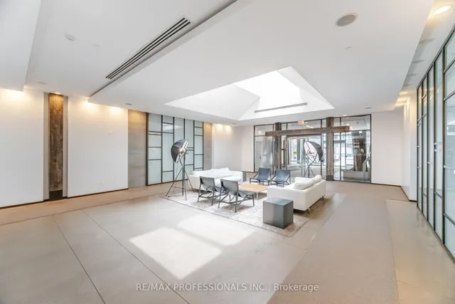 Additional property image - 1030 King St Unit 103