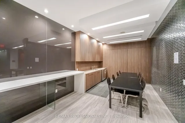 Additional property image - 1030 King St Unit 103