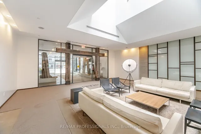 Additional property image - 1030 King St Unit 103
