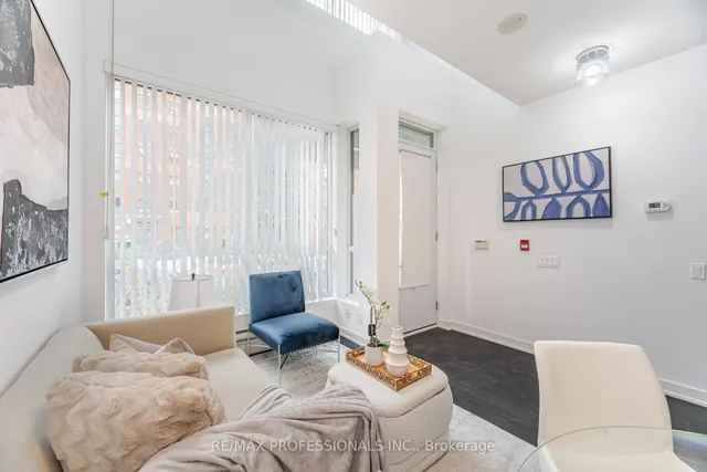 Additional property image - 1030 King St Unit 103