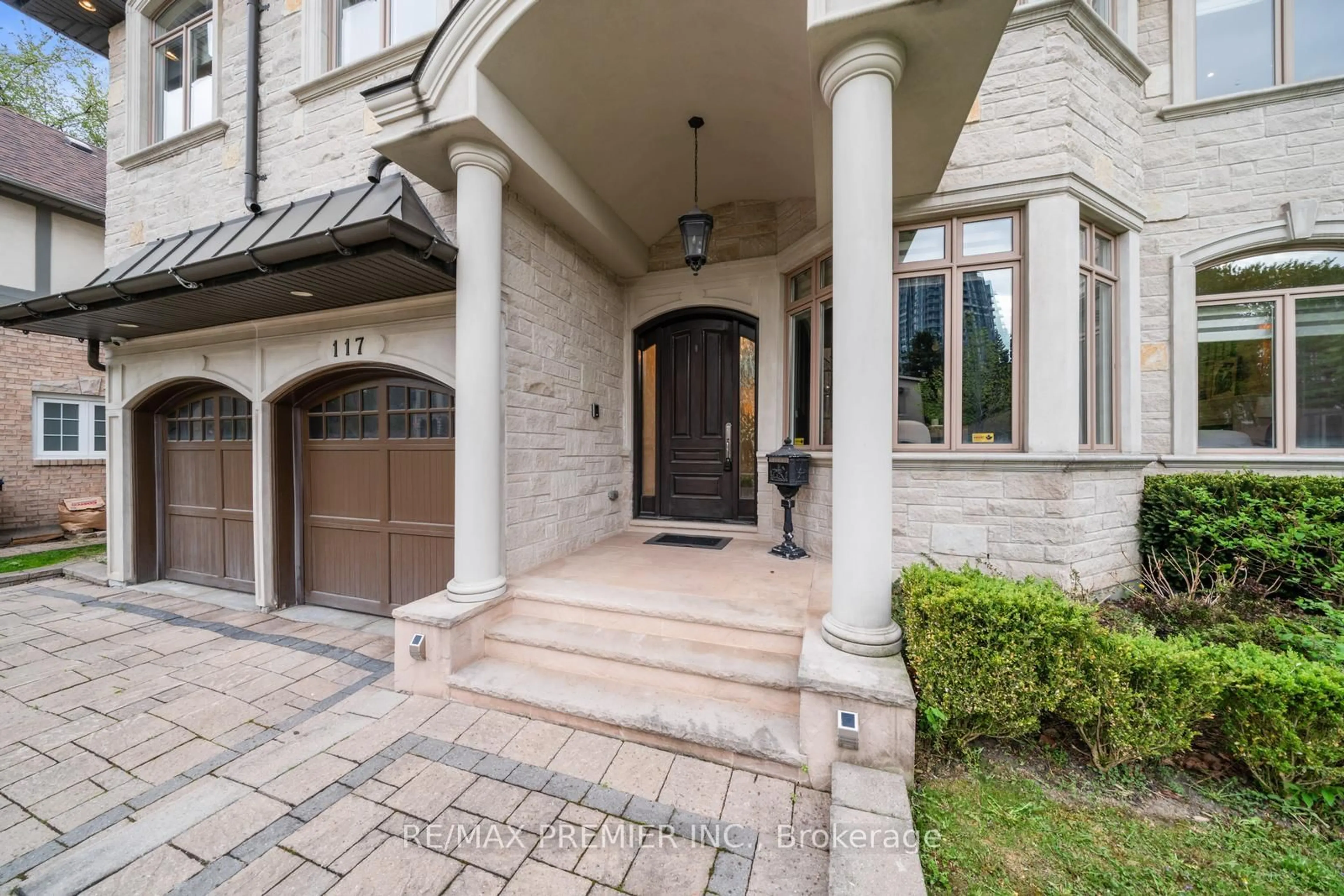 Unknown for 117 Upper Canada Dr, Toronto Ontario M2P 1S7