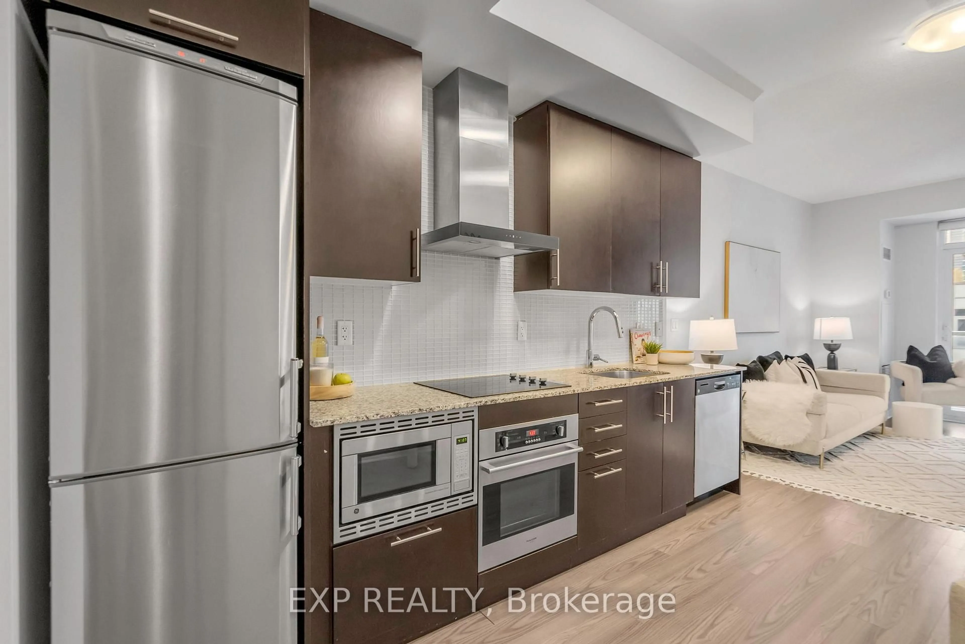 Unknown for 352 Front St #2021, Toronto Ontario M5V 0K3