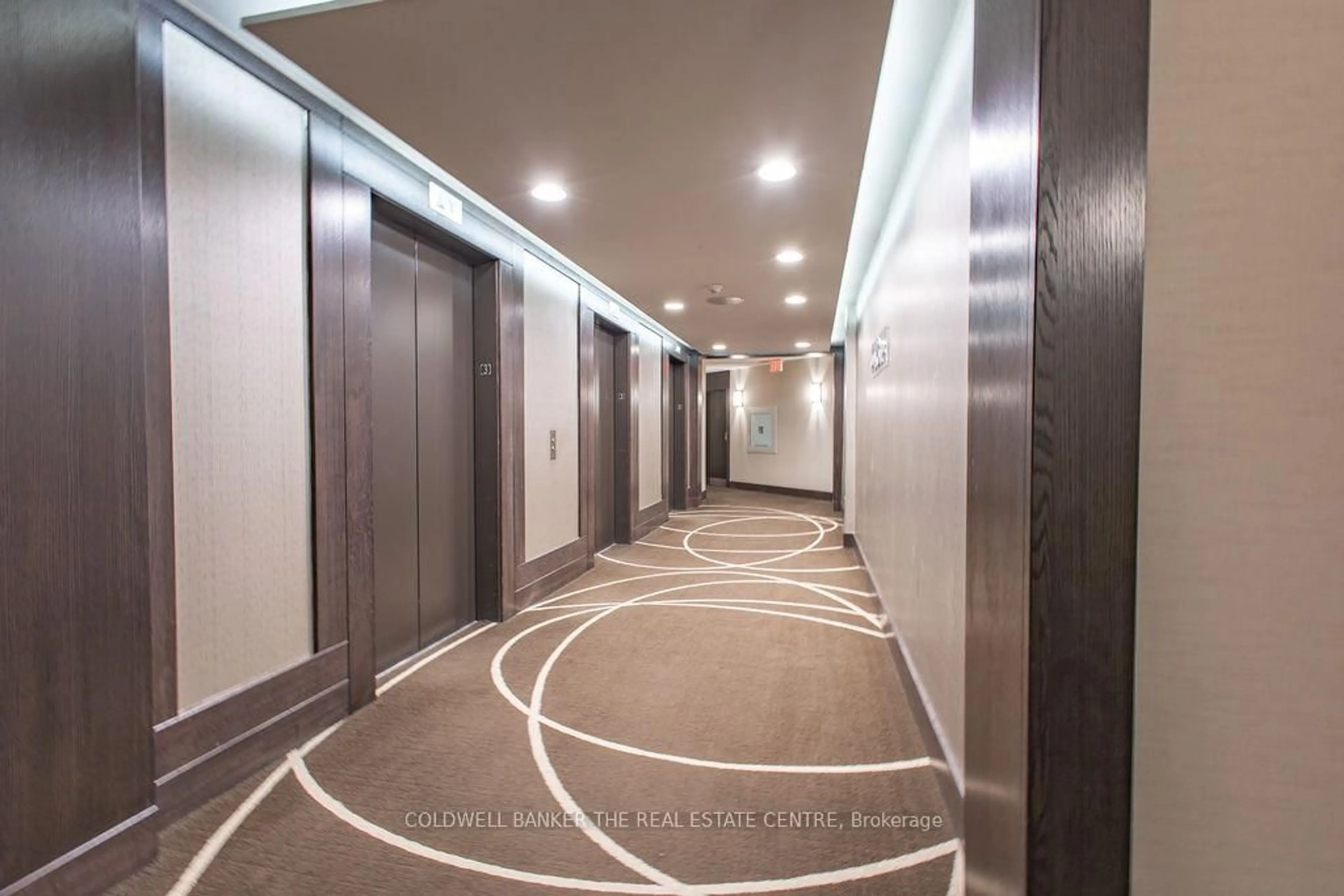 Indoor foyer for 1001 Bay St #303, Toronto Ontario M5S 3A6