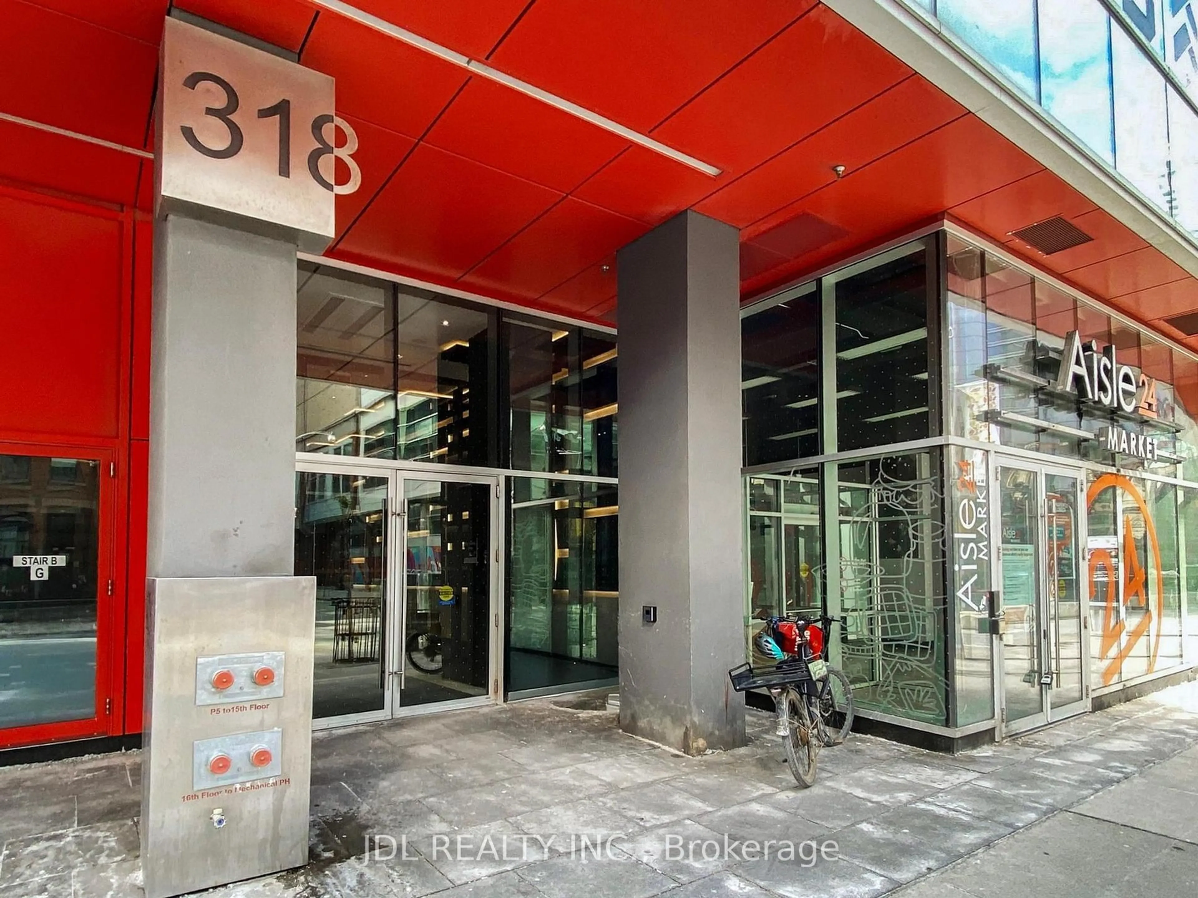 Indoor foyer for 318 Richmond St #3107, Toronto Ontario M5V 0B4