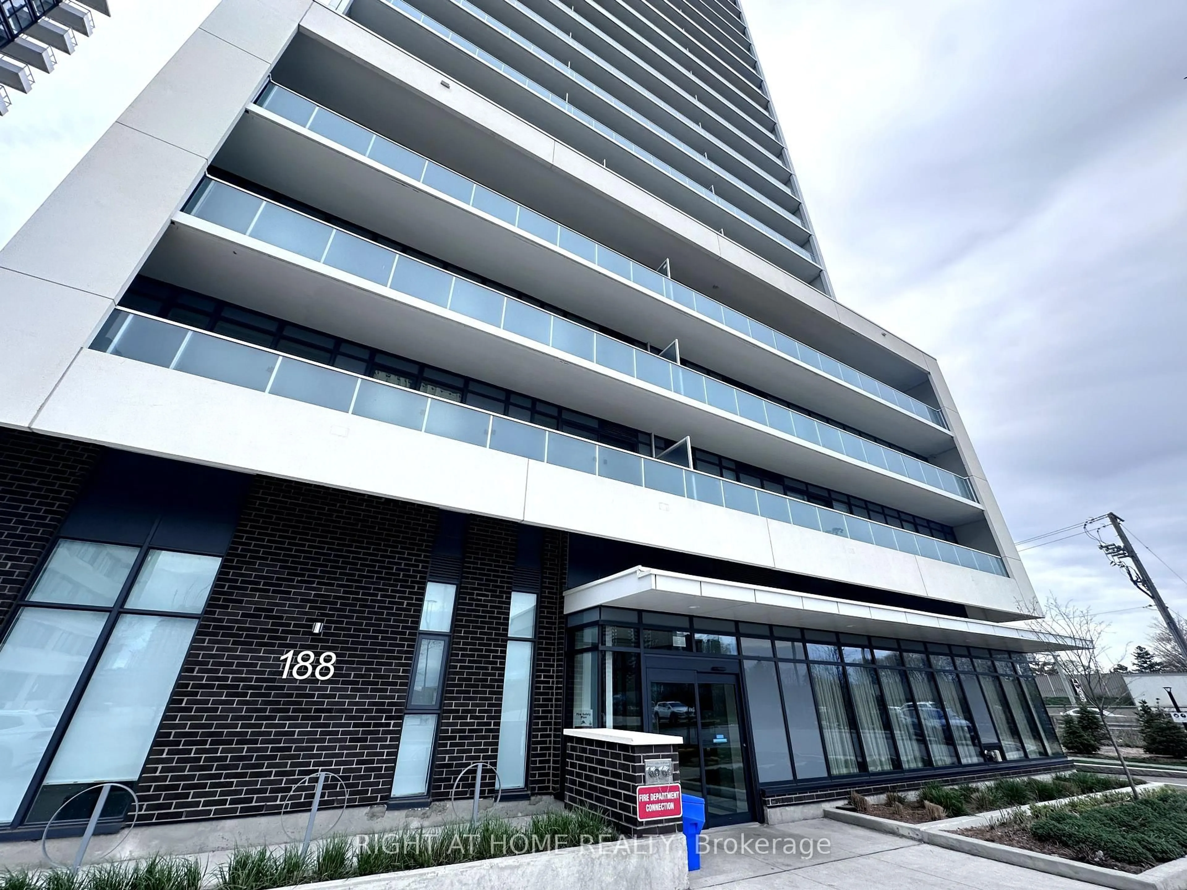 Indoor foyer for 188 Fairview Mall Dr #720, Toronto Ontario M2J 0H7