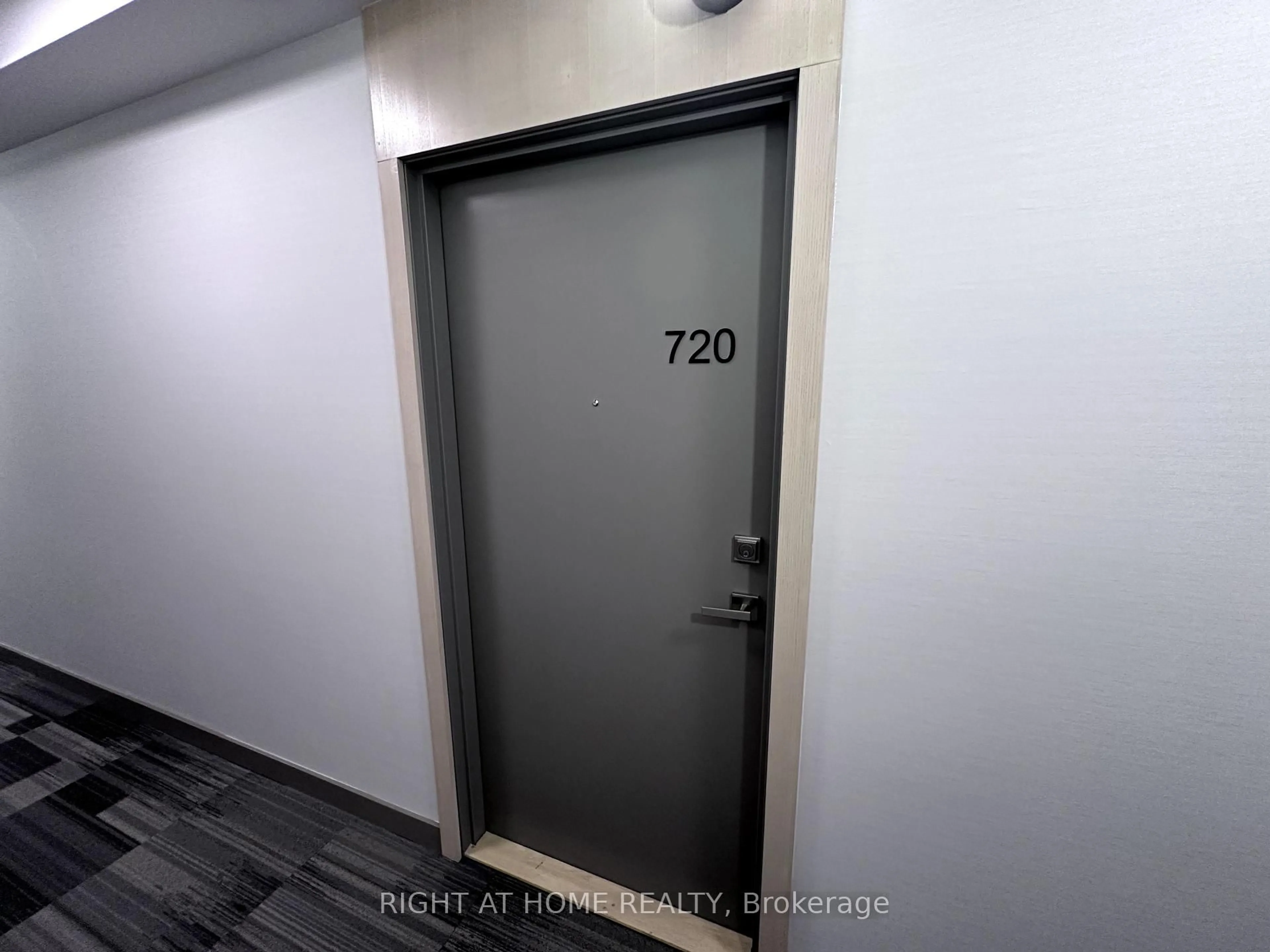 A pic of a room for 188 Fairview Mall Dr #720, Toronto Ontario M2J 0H7