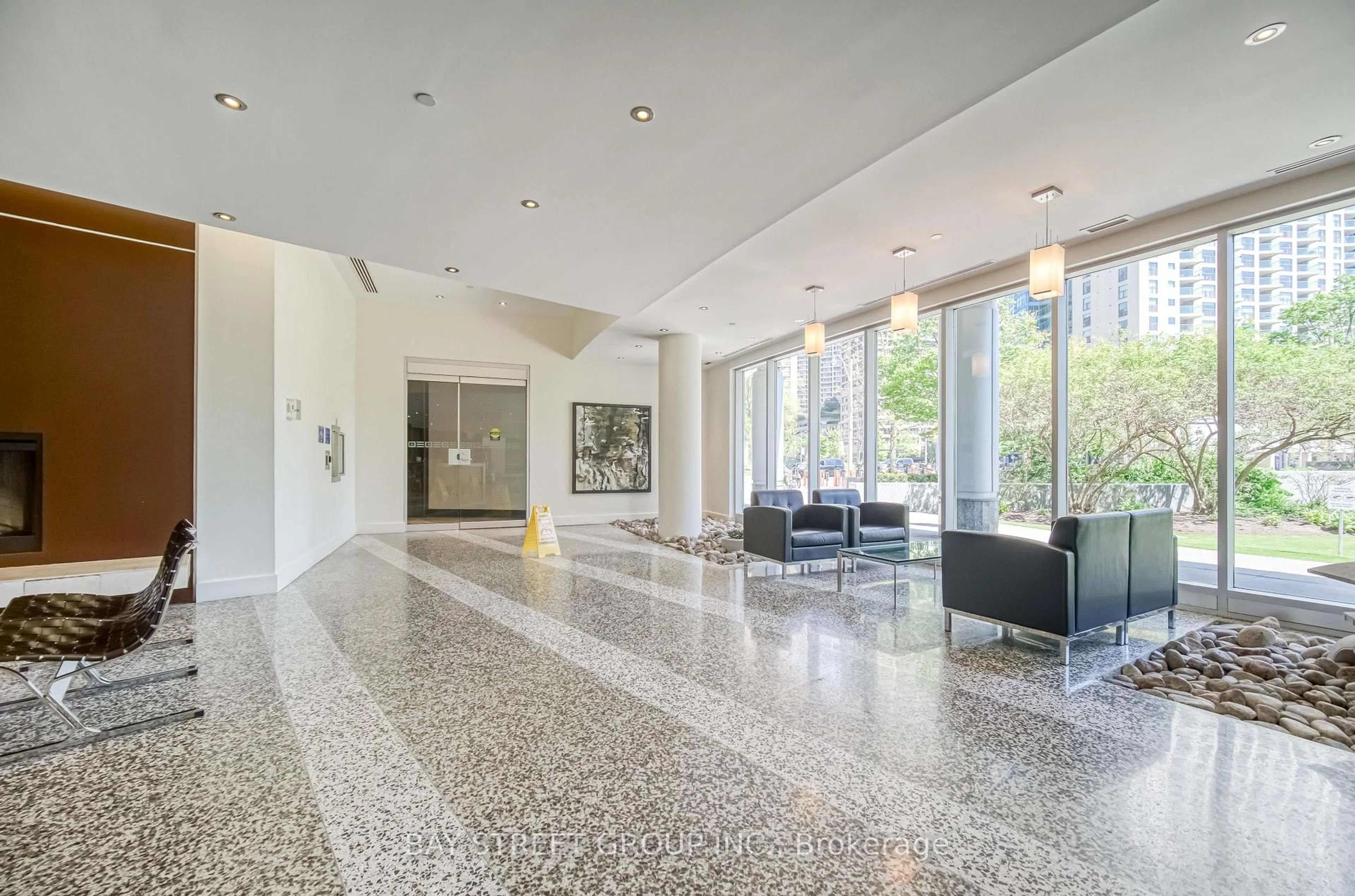 Lobby for 8 York St #2811, Toronto Ontario M5J 2Y2