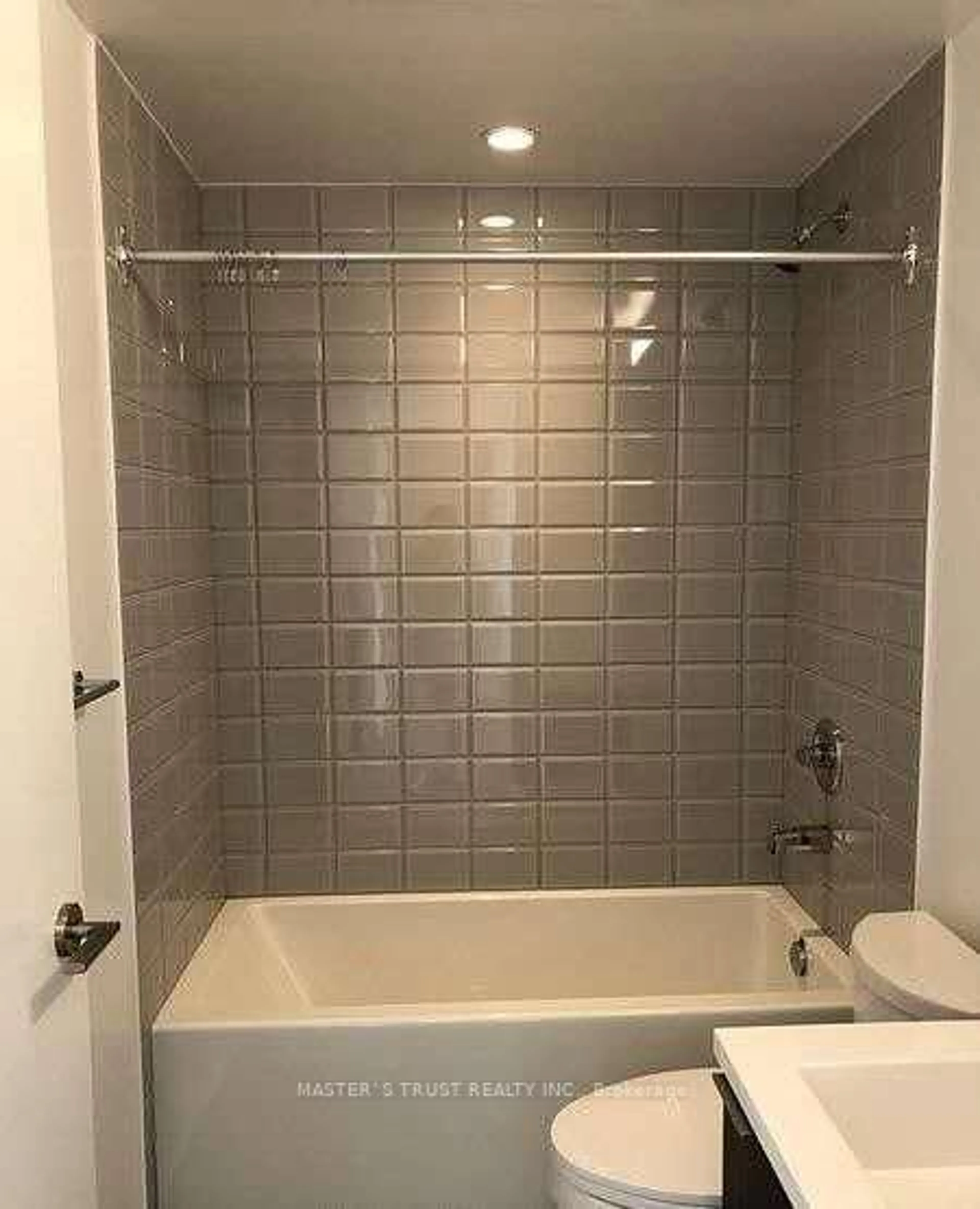 Standard bathroom, ceramic/tile floor for 203 College St #1803, Toronto Ontario M5T 1P9