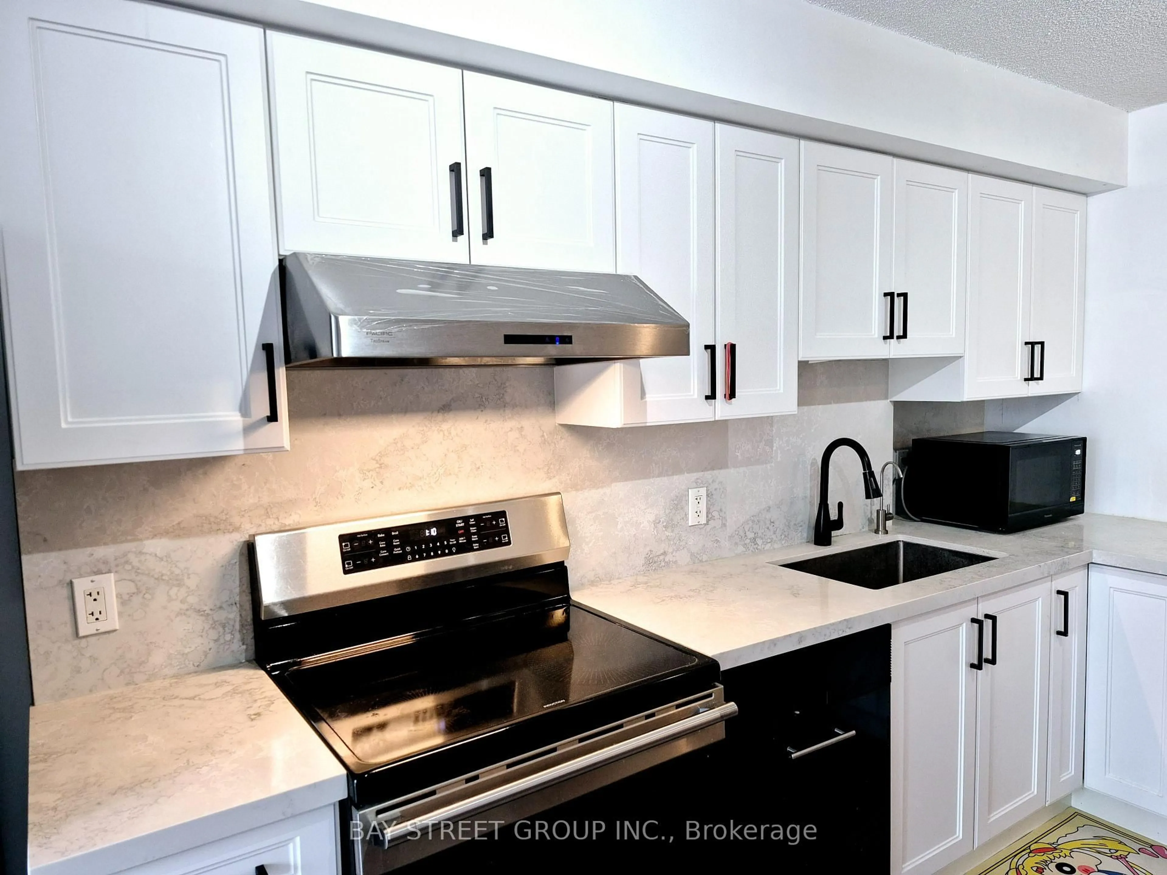 Standard kitchen, unknown for 21 Nelson St #631, Toronto Ontario M5V 3H9