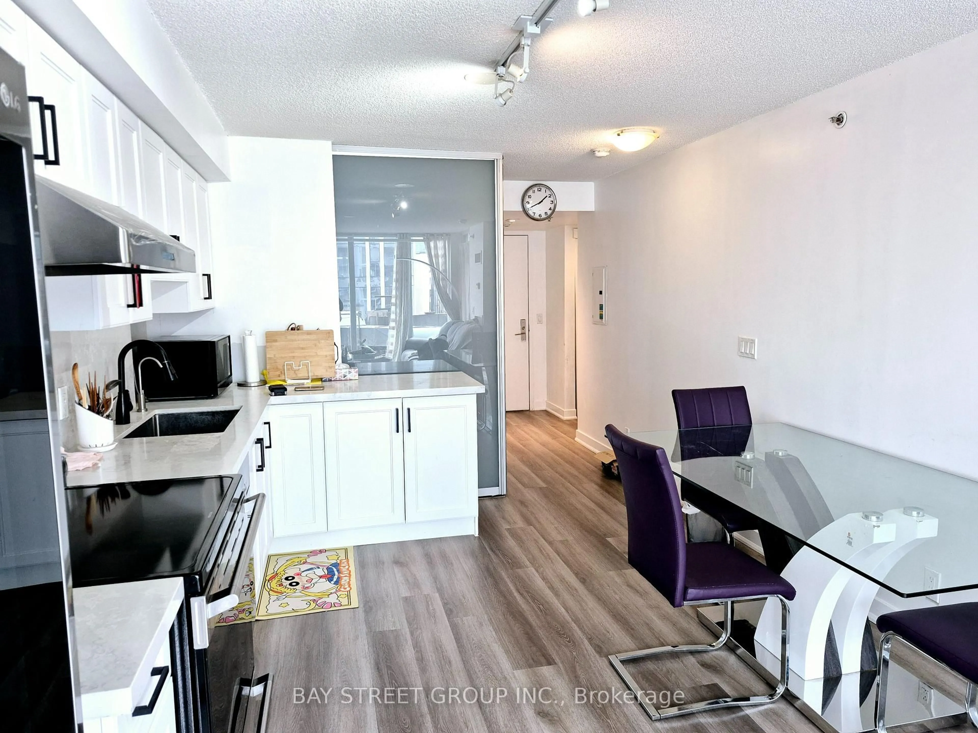 Open concept kitchen, unknown for 21 Nelson St #631, Toronto Ontario M5V 3H9