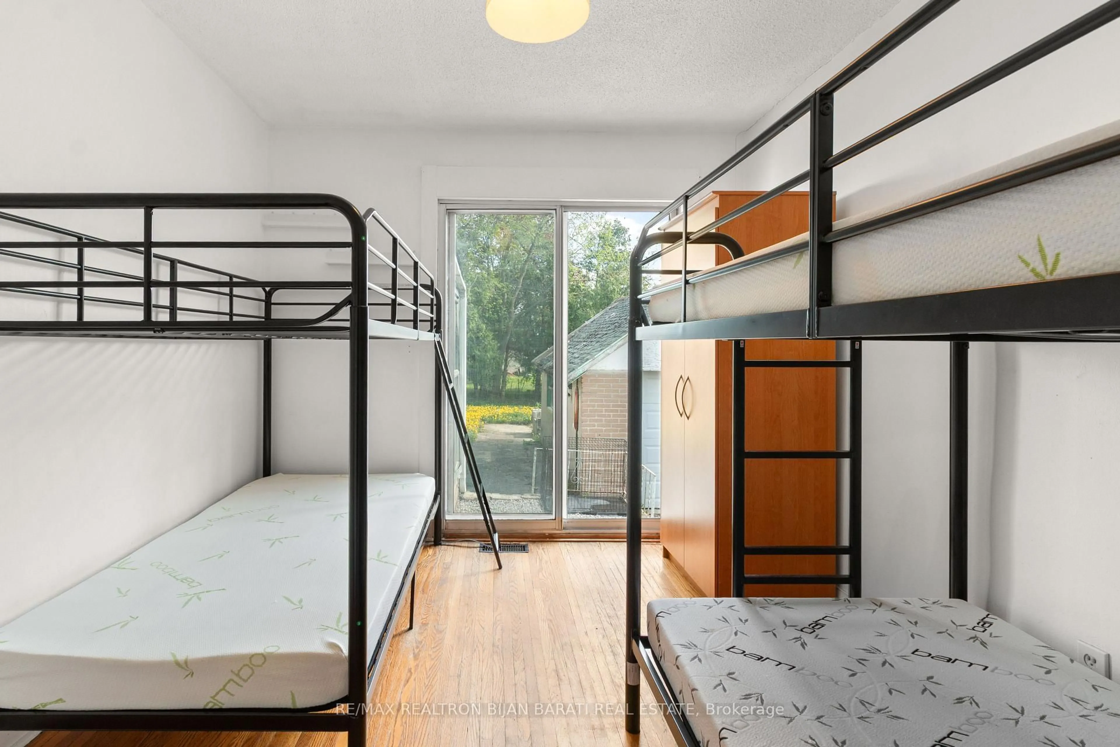Bedroom with bed, unknown for 195 Moore Park Ave, Toronto Ontario M2M 1N3