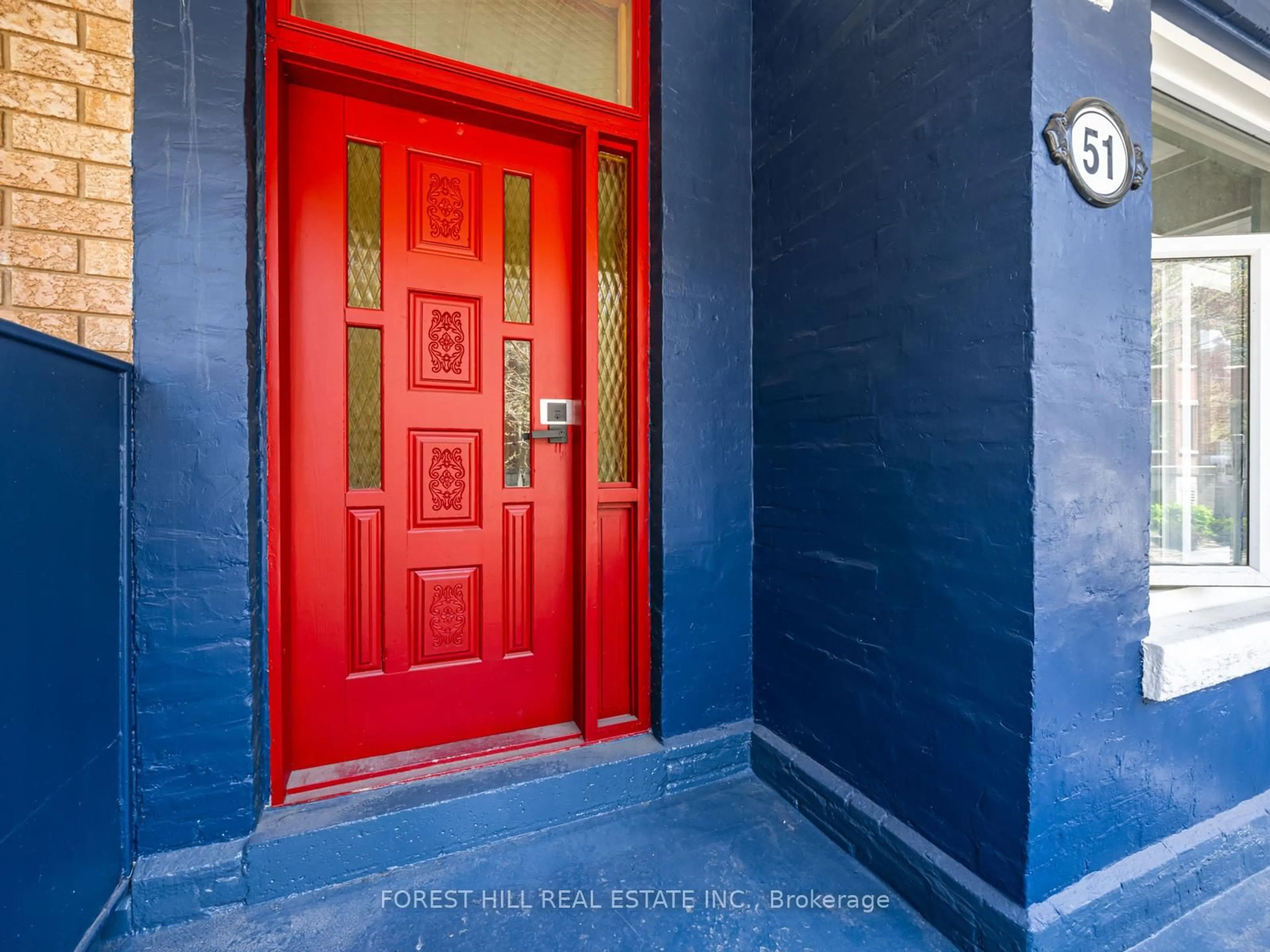 Indoor entryway for 51 Major St, Toronto Ontario M5S 2K9