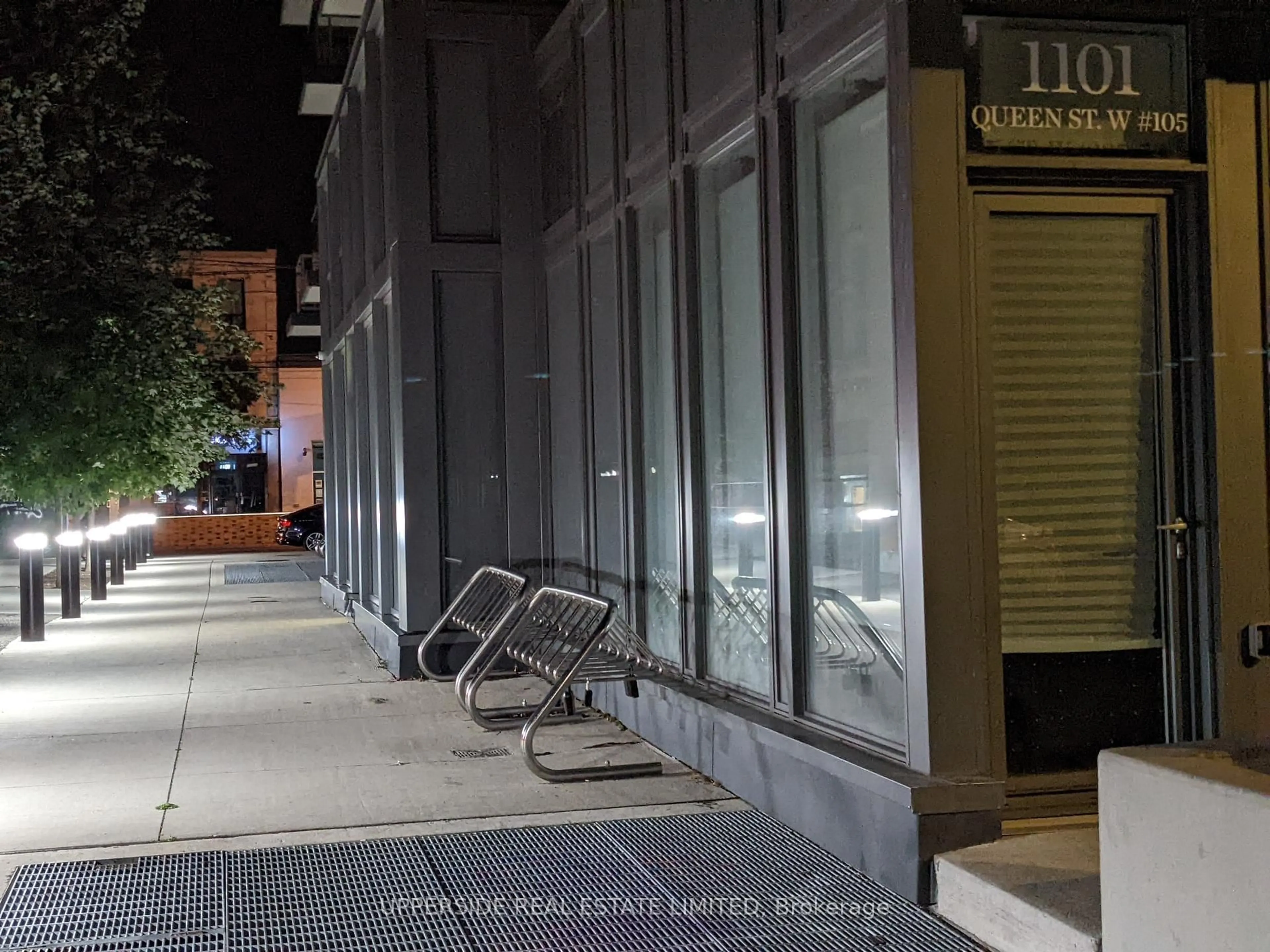 Patio, street for 106 Dovercourt Rd #105, Toronto Ontario M6J 1J1