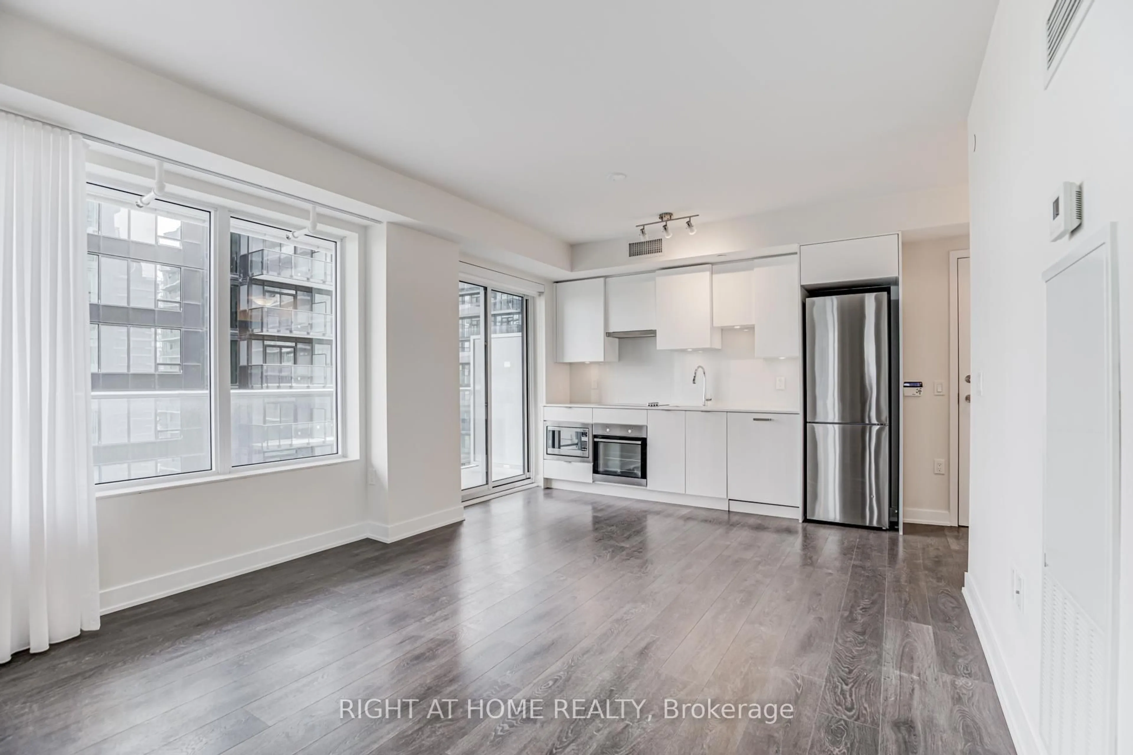 Open concept kitchen, unknown for 99 Broadway Ave #3103, Toronto Ontario M4P 0E3
