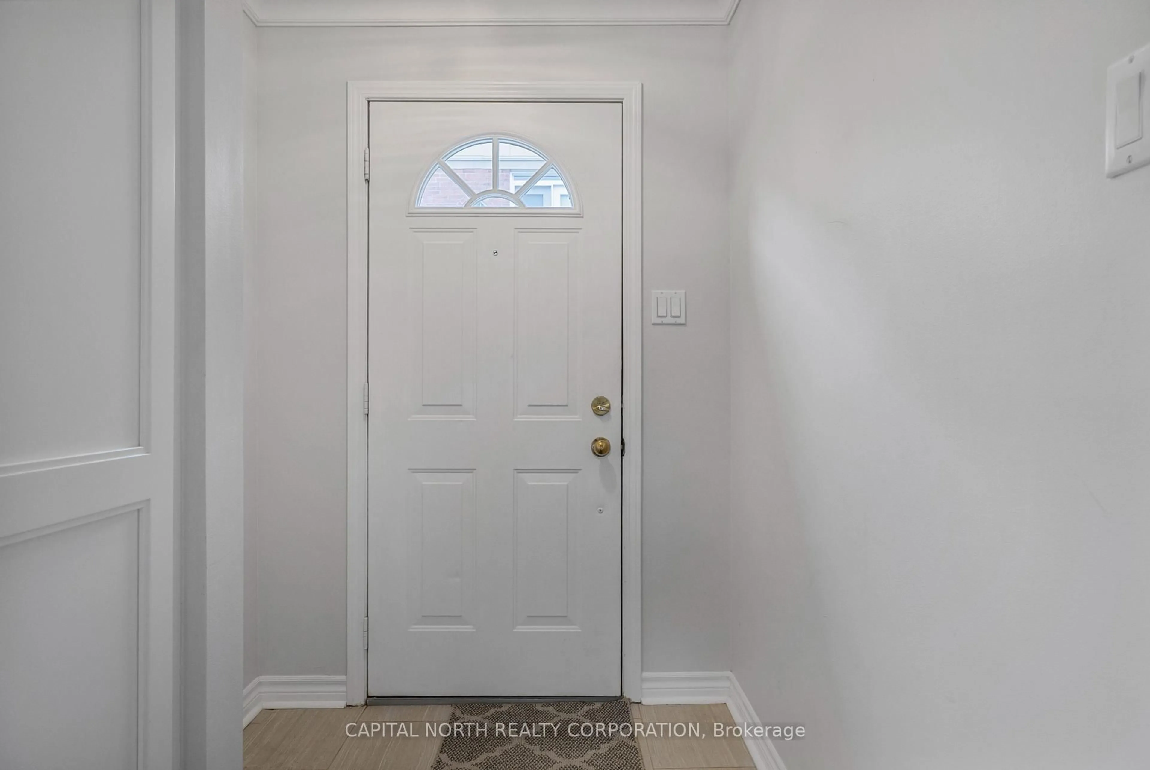 Indoor entryway for 51 Halton St #119, Toronto Ontario M6J 1R5