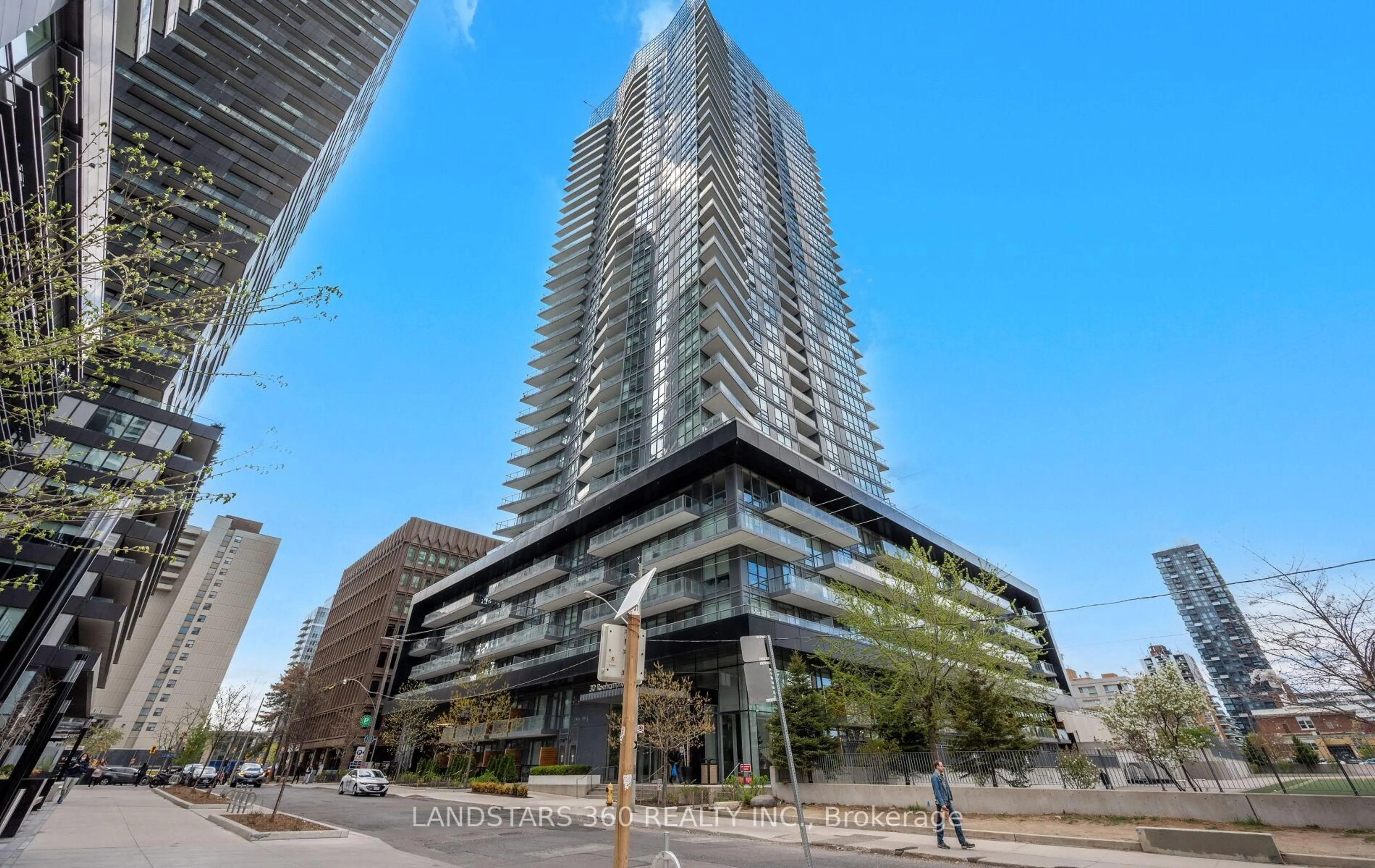 Unknown for 30 Roehampton Ave #2204, Toronto Ontario M4P 0B9