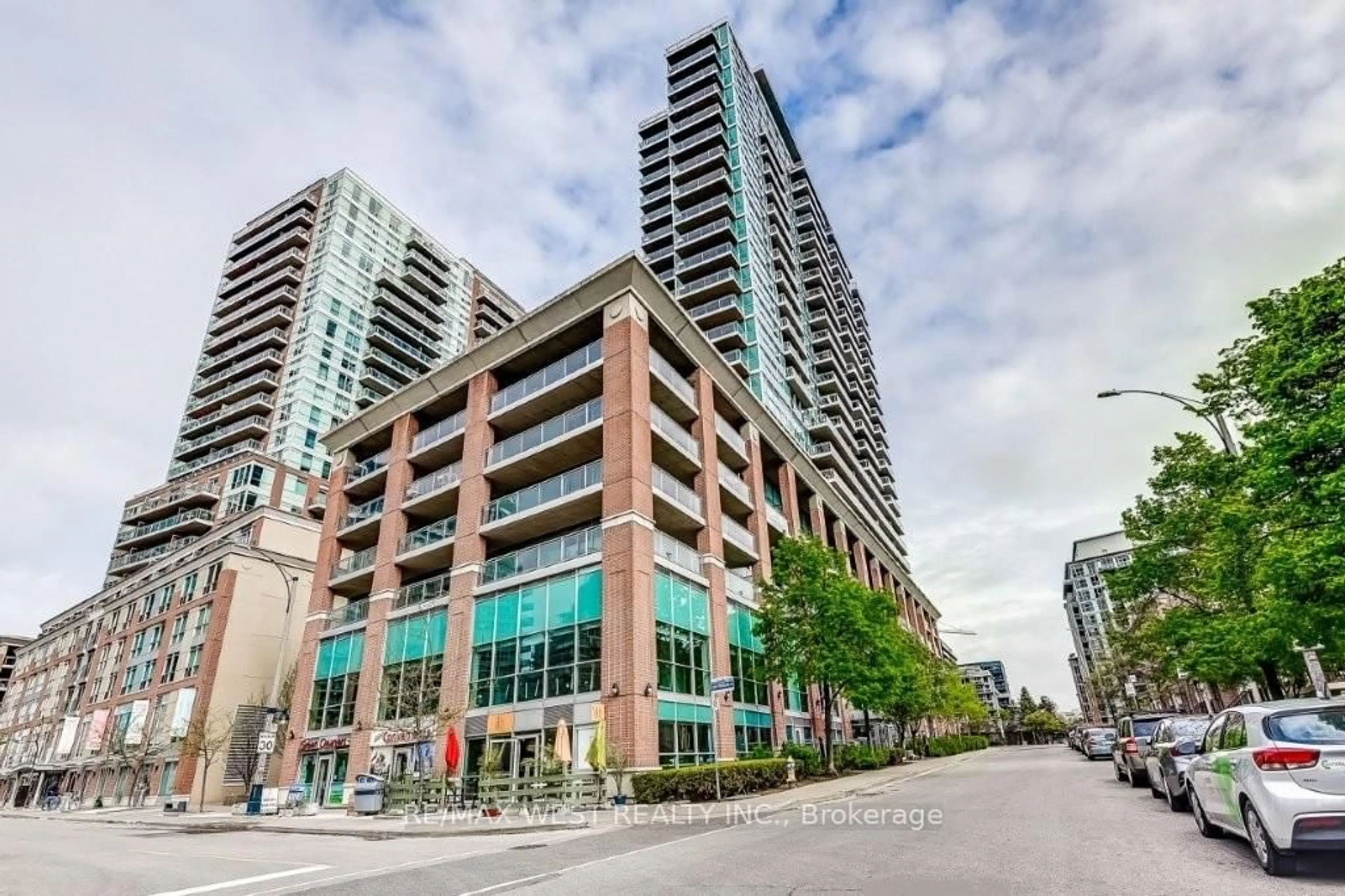Patio, street for 80 Western Battery Rd #2206, Toronto Ontario M6K 3S1