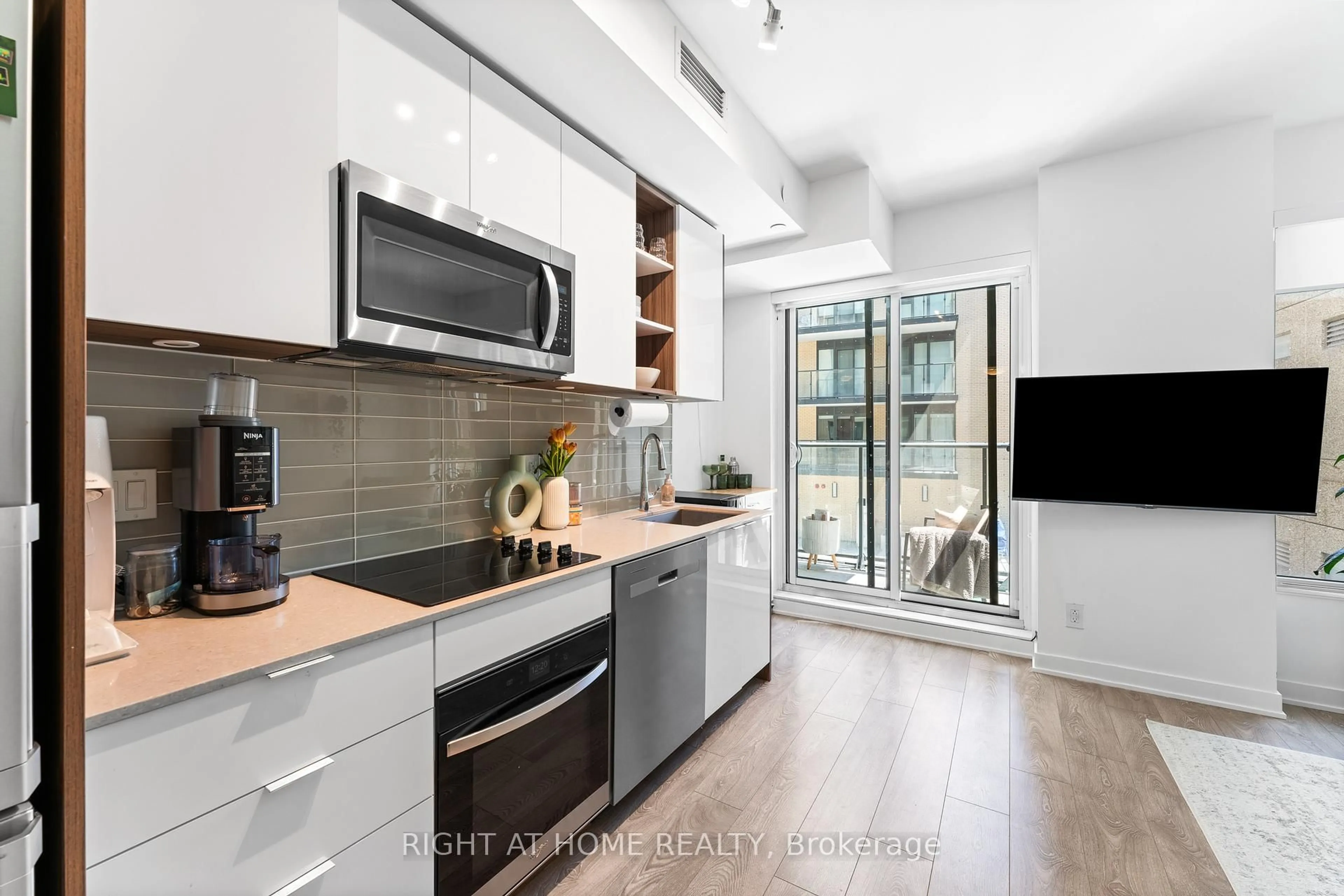 Open concept kitchen, unknown for 543 Richmond St #334, Toronto Ontario M5V 1Y6