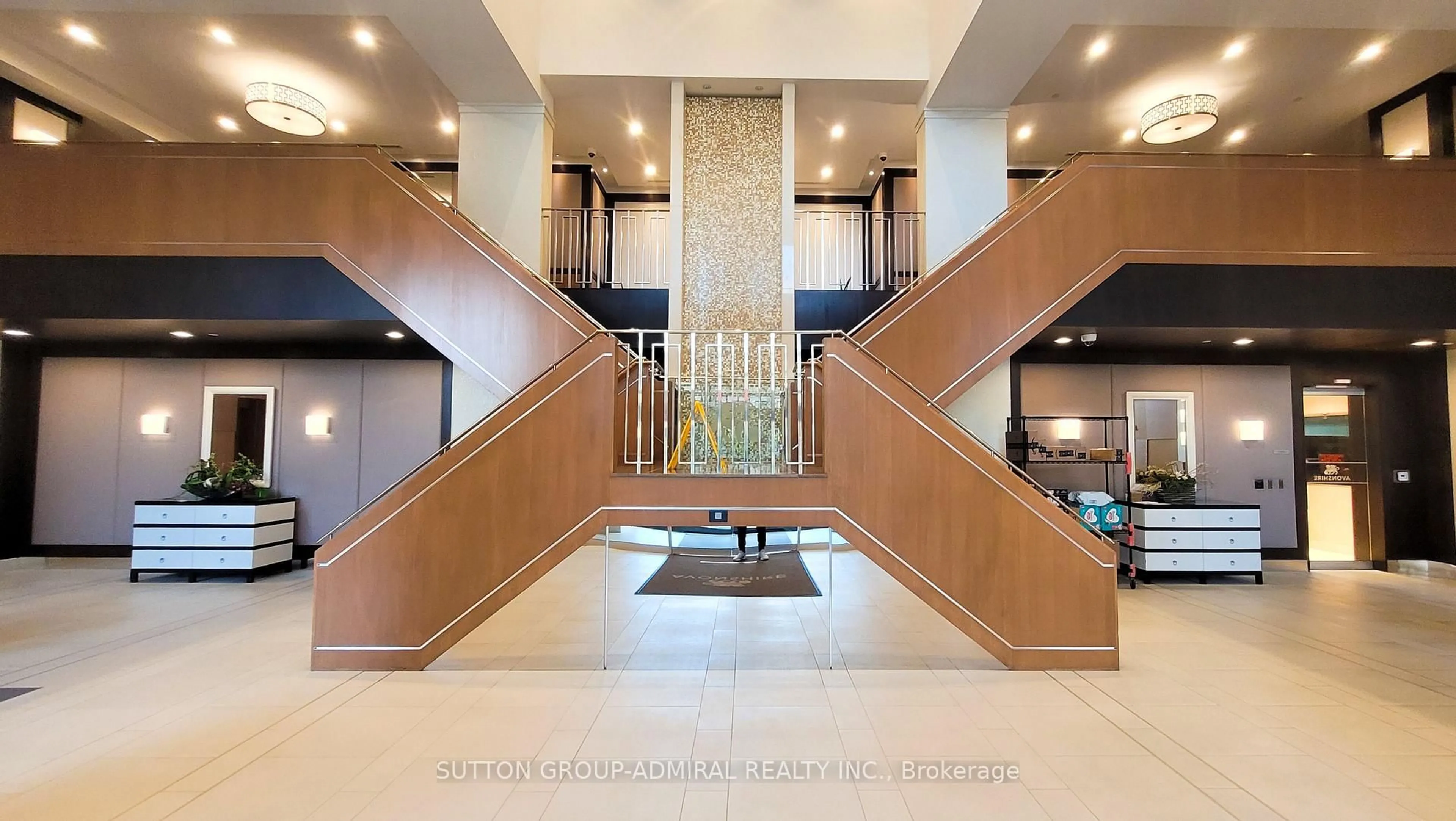 Indoor foyer for 100 Harrison Garden Blvd #1309, Toronto Ontario M2N 0C2