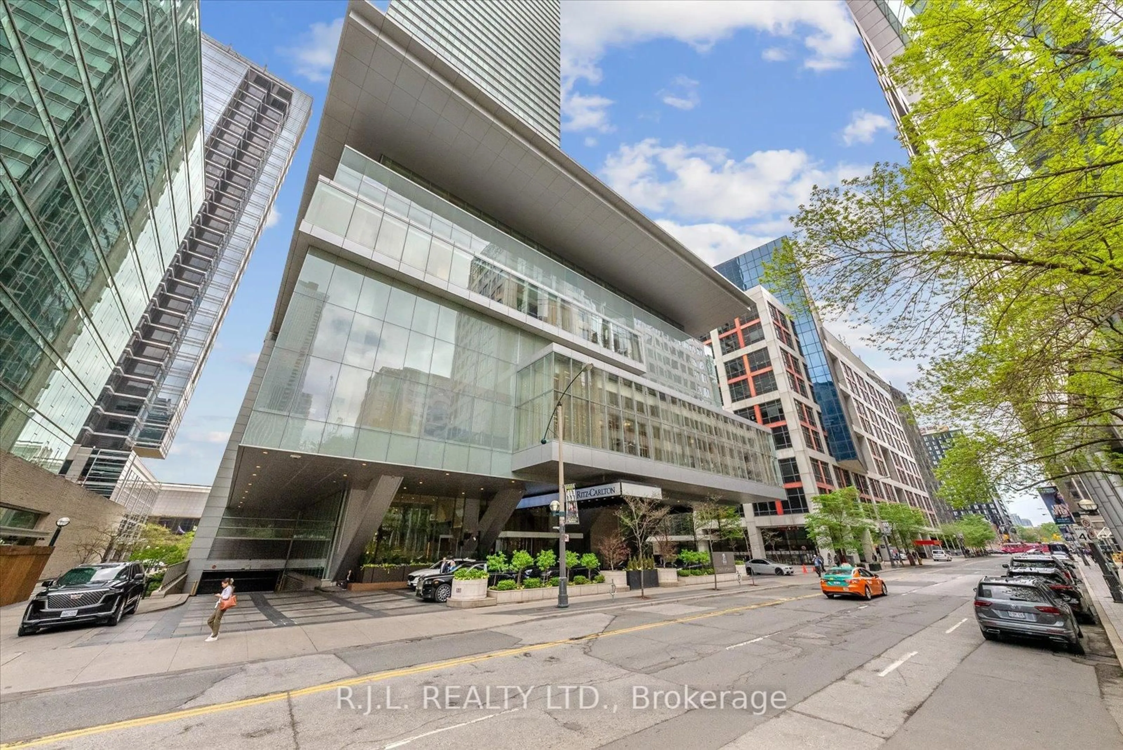 Indoor foyer for 183 Wellington St #2505, Toronto Ontario M5V 0A1