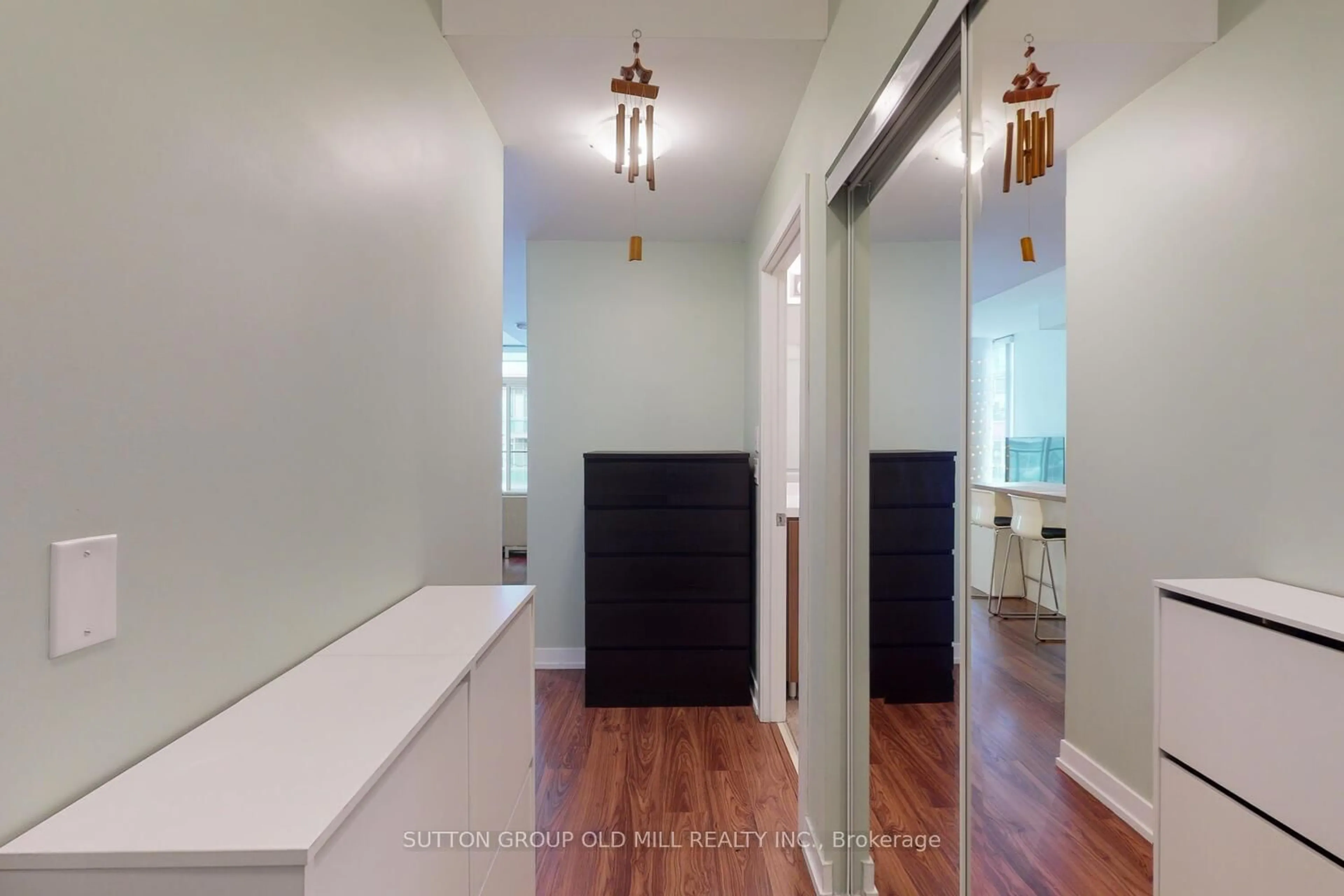 Indoor entryway for 105 George St #511, Toronto Ontario M5A 0L4