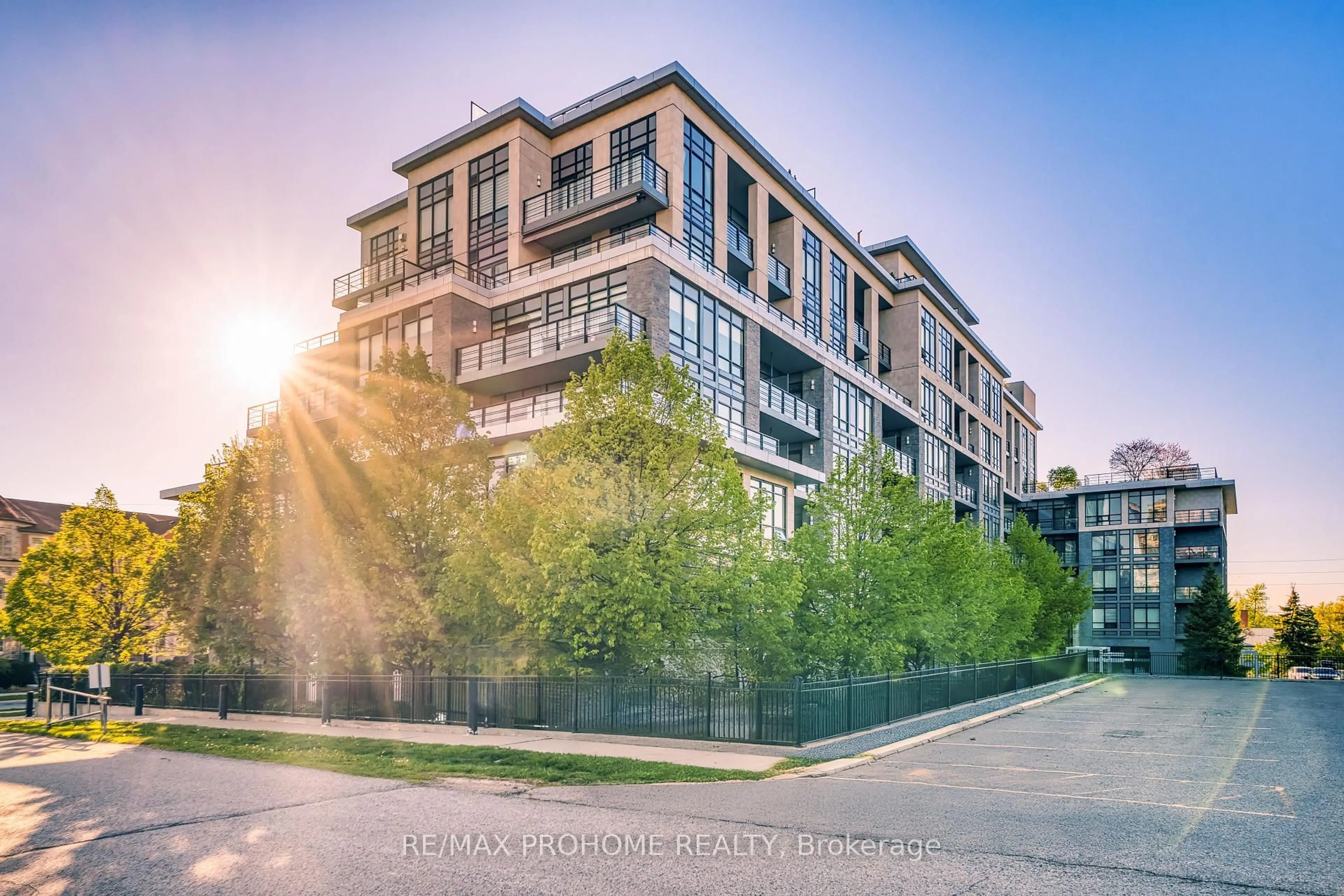 Unknown for 21 Clairtrell Rd #213, Toronto Ontario M2N 5J7