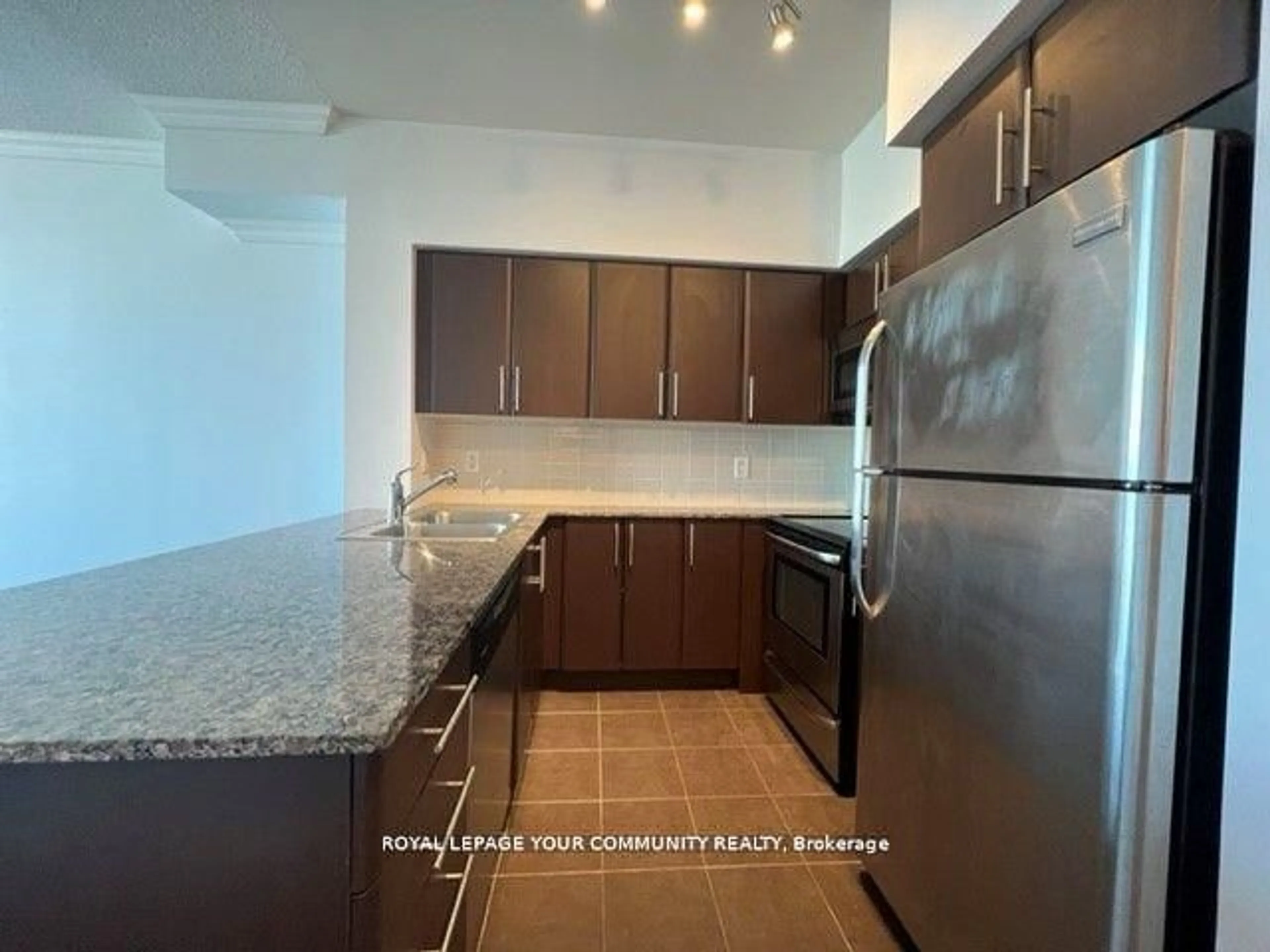Standard kitchen, ceramic/tile floor for 525 Wilson Ave #917, Toronto Ontario M3H 0A7