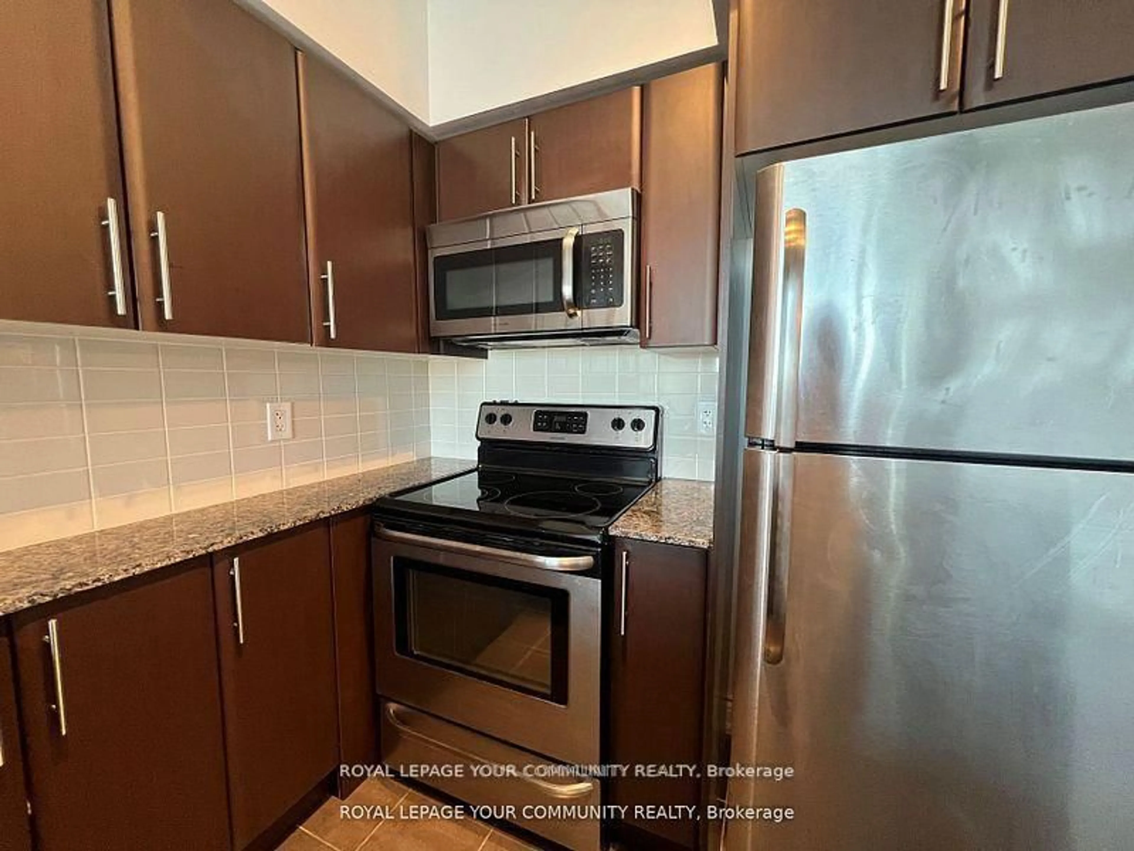 Standard kitchen, unknown for 525 Wilson Ave #917, Toronto Ontario M3H 0A7